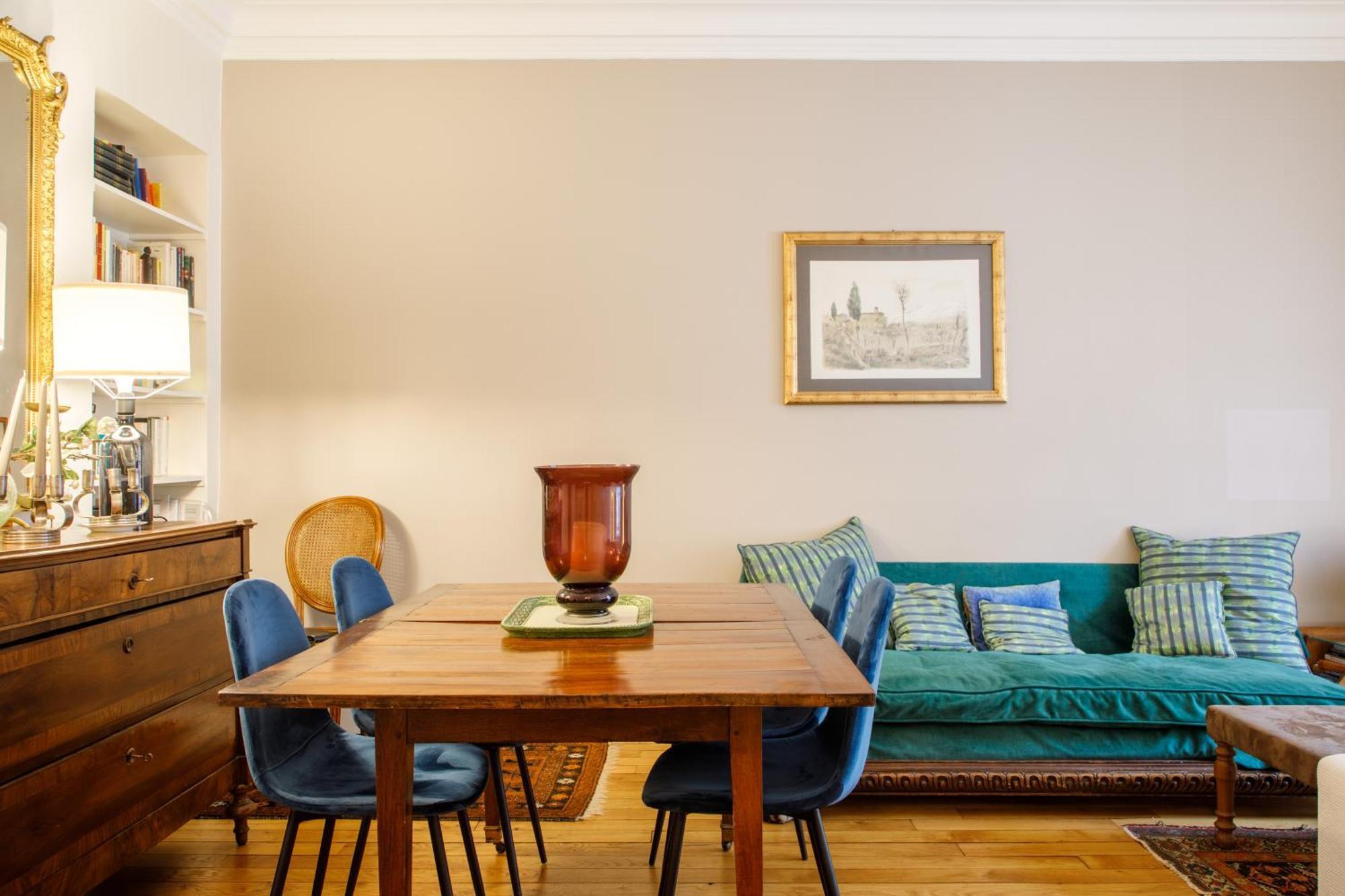 Stylishly Decorated 2bd Montmatre! Apartment Paris