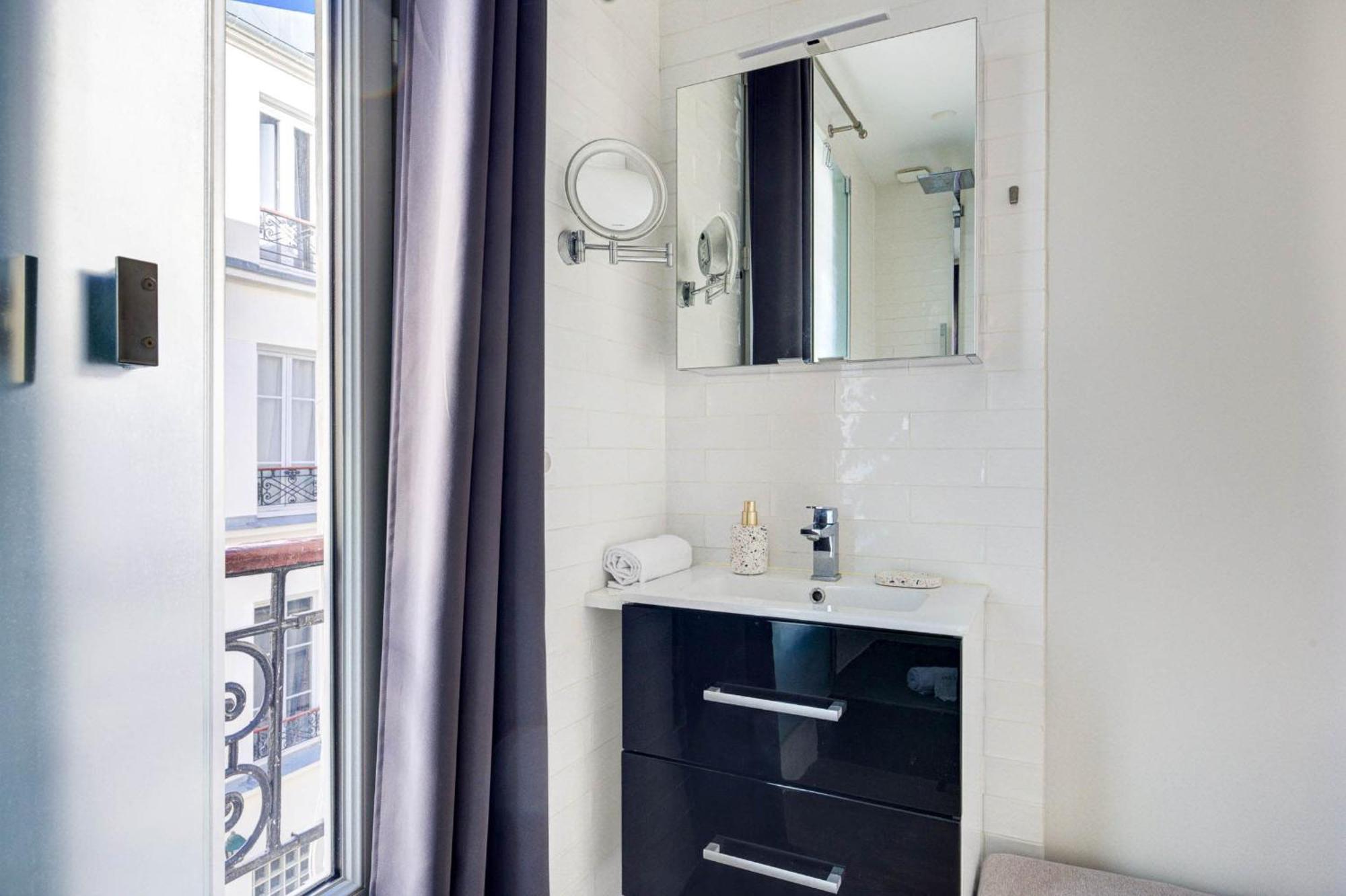Eiffel Tower & Invalides - 1br - Cityapartmentstay Apartment *