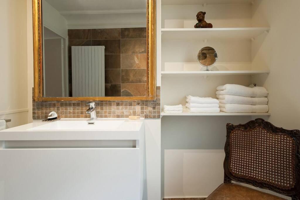 Cavalier Des Lions 2bed 2 And Half Baths Apartment Paris