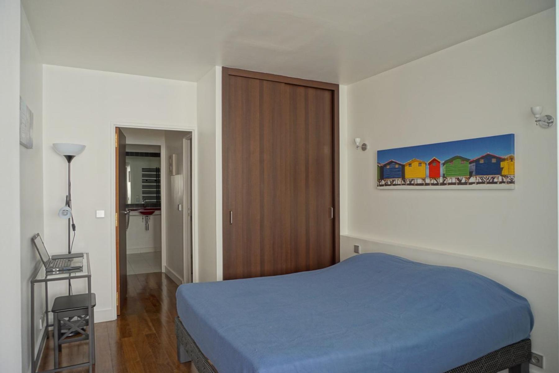 Rue Beaujon - 8 Apartment *