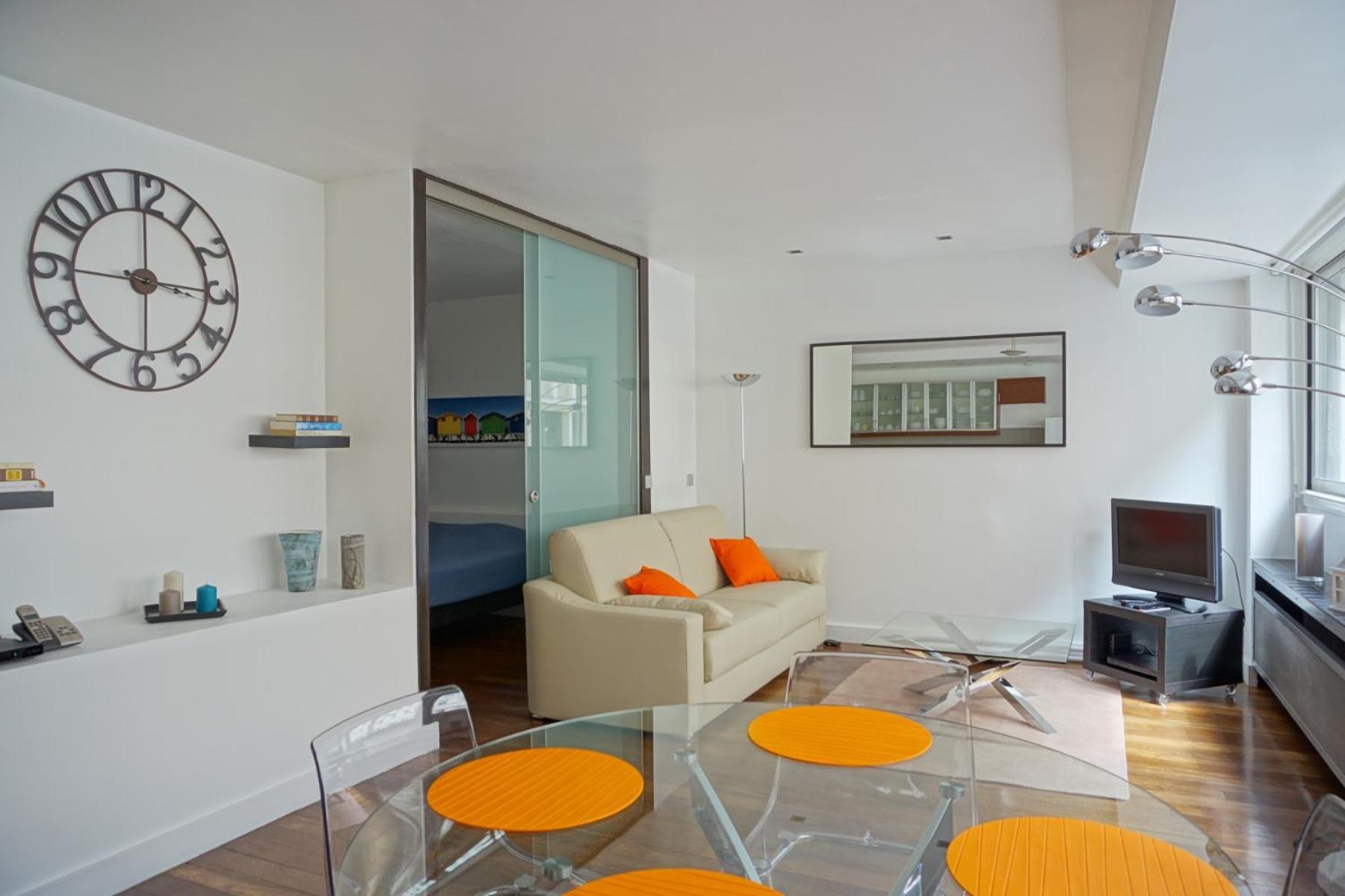 Rue Beaujon - 8 Apartment
