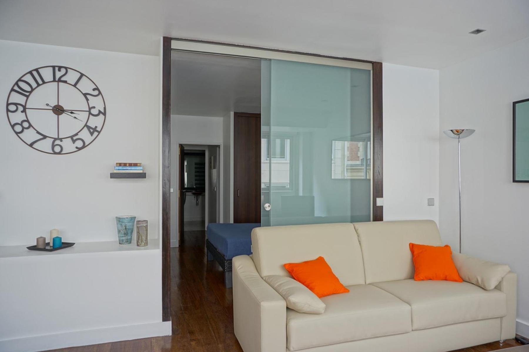 Rue Beaujon - 8 Apartment *