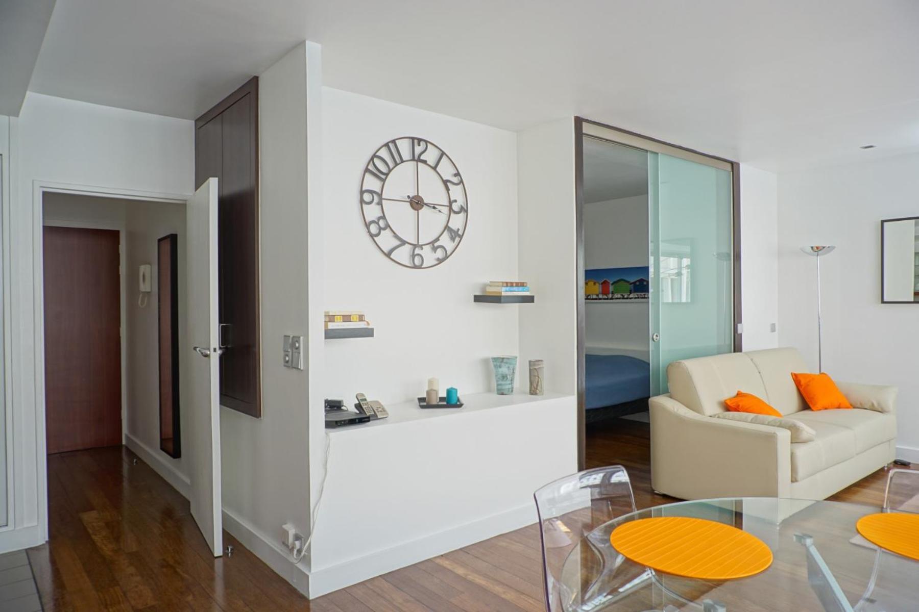 Rue Beaujon - 8 * Paris