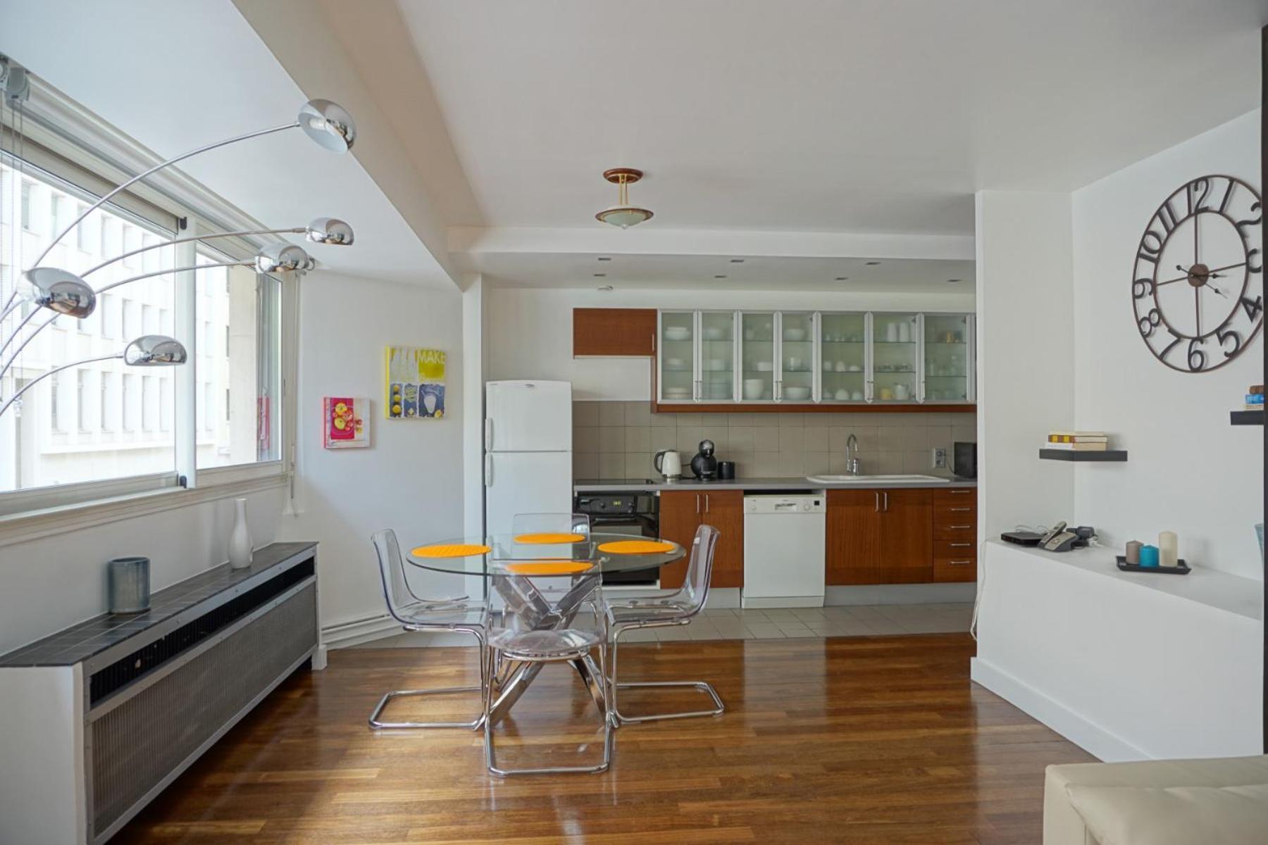 Rue Beaujon - 8 Apartment