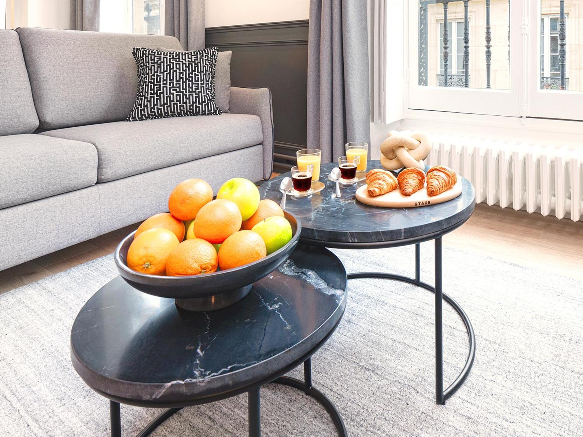 Livinparis Luxury Ac 3 Bedrooms Le Louvre Ii Apartment