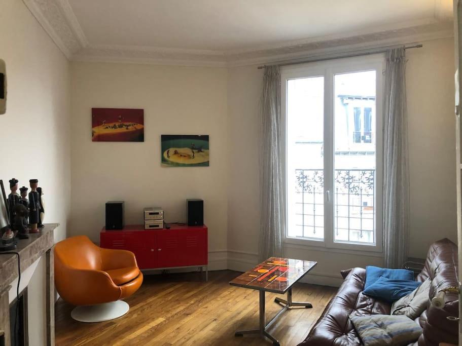 Apartment 2 Pieces Lumineux Avec Balcon Filant Paris