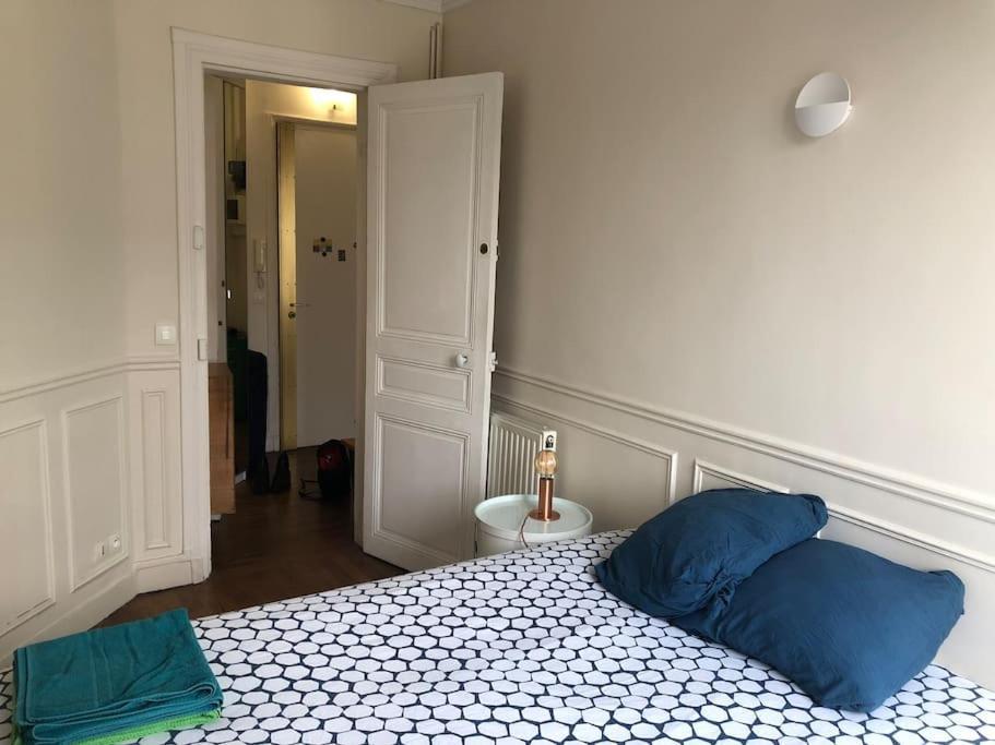 2 Pieces Lumineux Avec Balcon Filant Apartment Paris