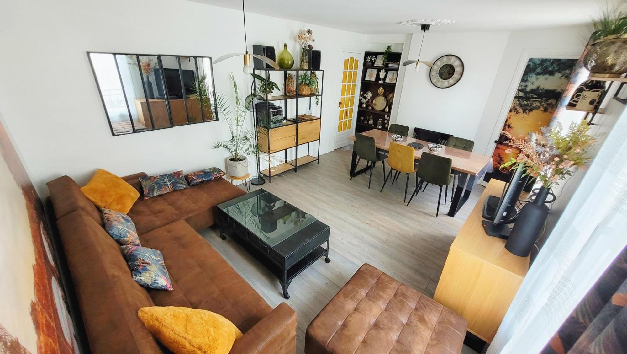 Appartement Familial Refait A Neuf Centre 20eme Paris