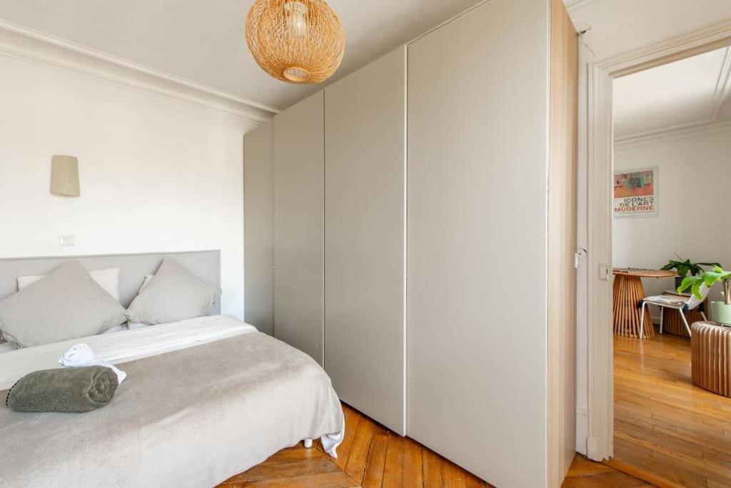 Le Voltaire Apartment *
