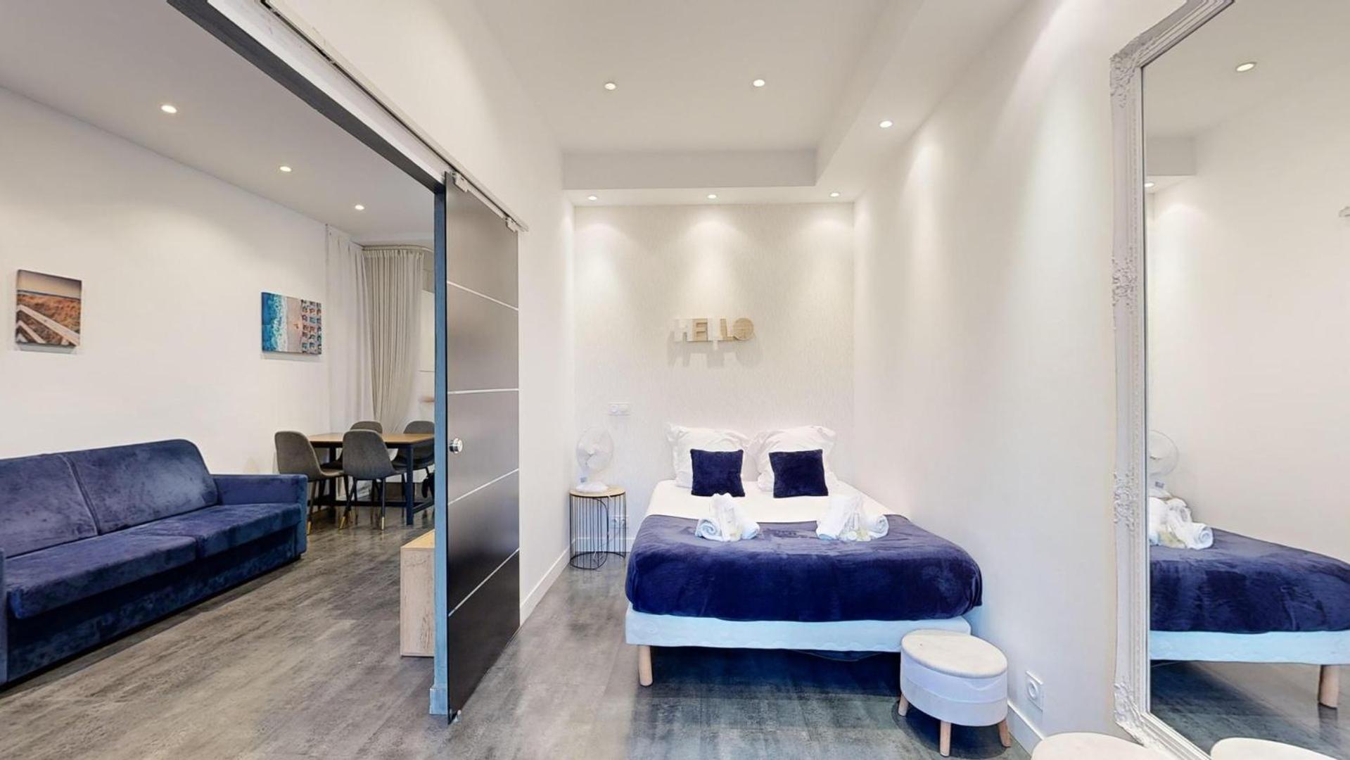 Bluestay 63 - Cozy, Centre Apartment *