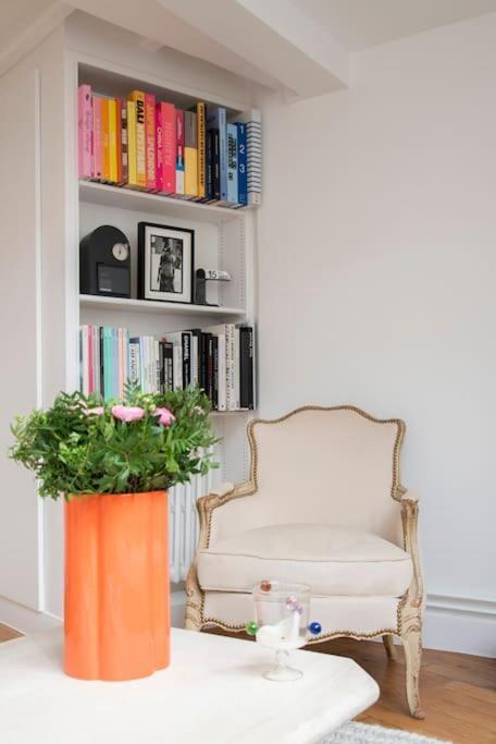 Triplex Lumineux Avec Balcon - 500m Champs Elysees *