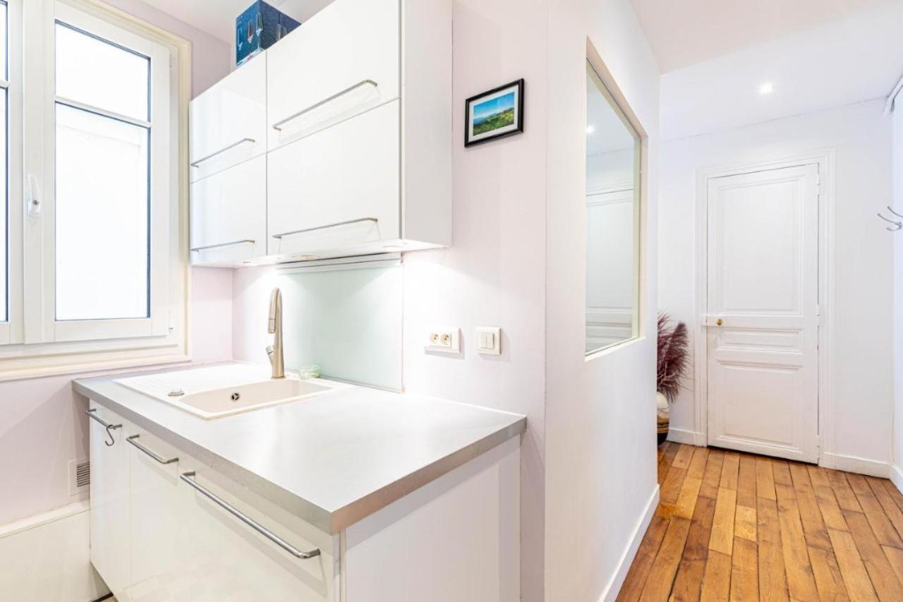 Apartment Cosy 2-bedroom In Montmartre Paris