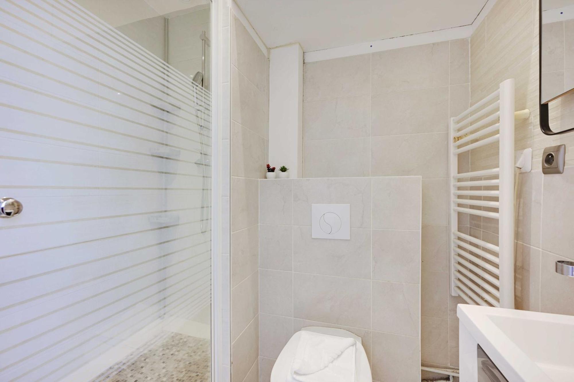Charming -1br - 4p - Gare District Apartment *