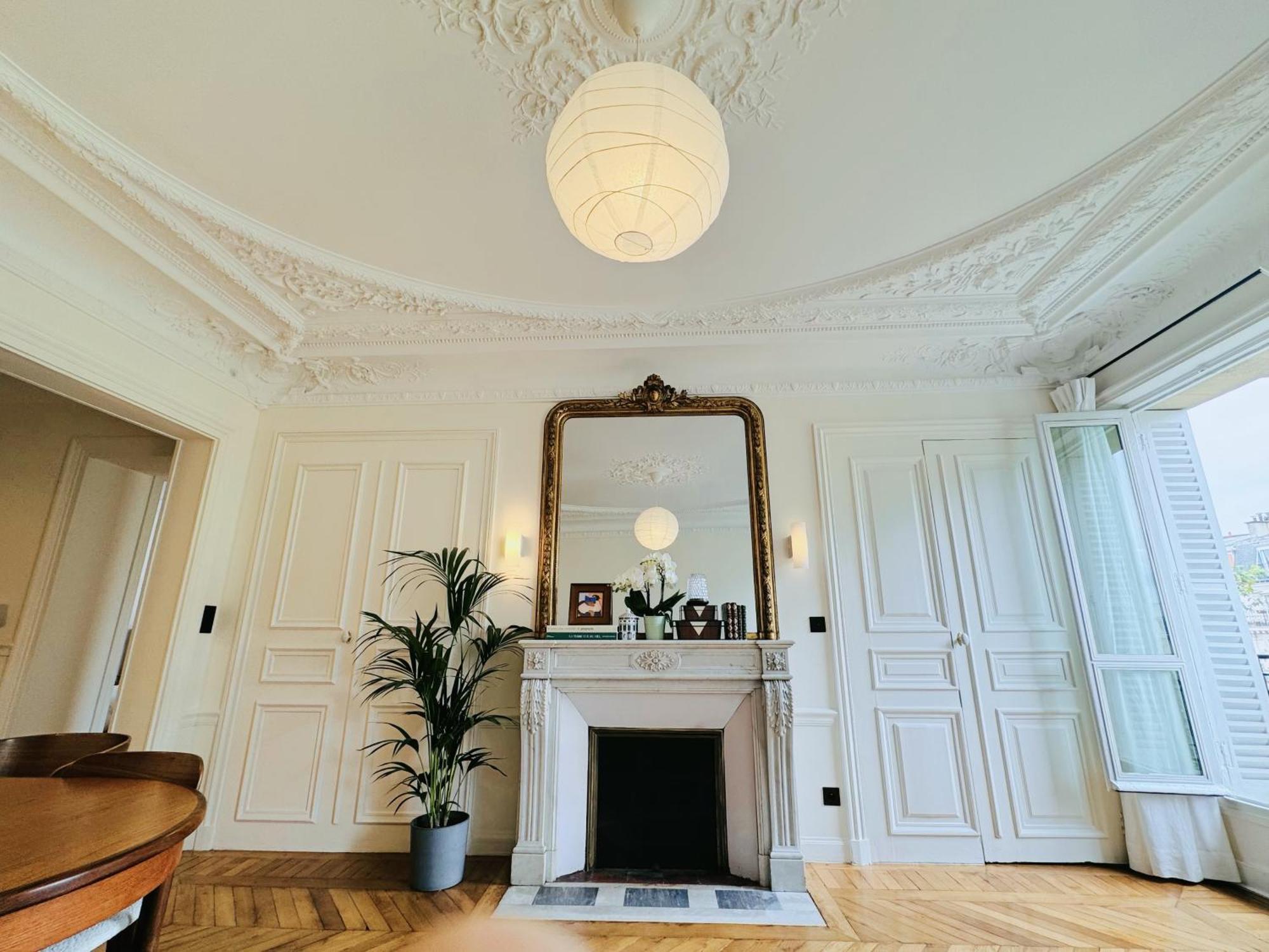 3 Bedrooms In Marais Appartement Paris