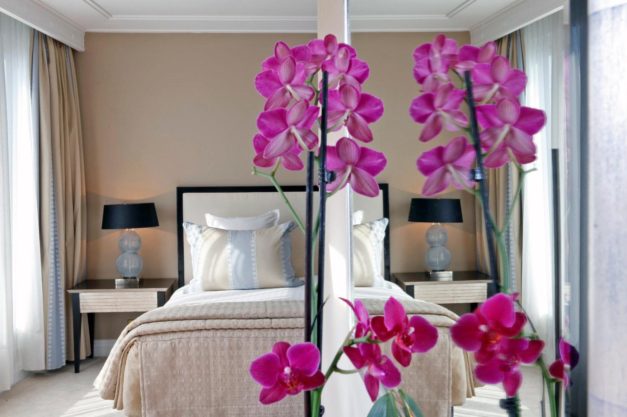Warwick Champs-elysees Hotel Paris