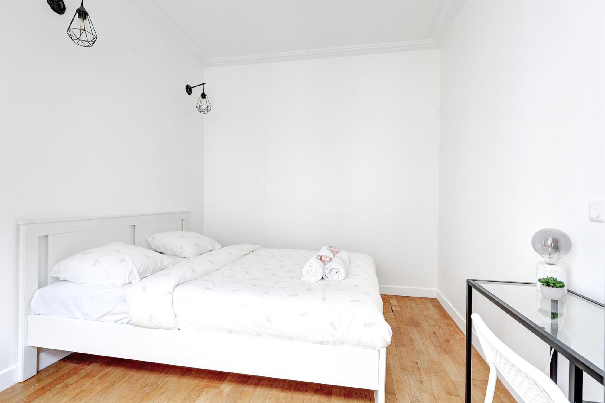 Apartment Elegance Haussmannienne Au Coeur Du Marais Paris