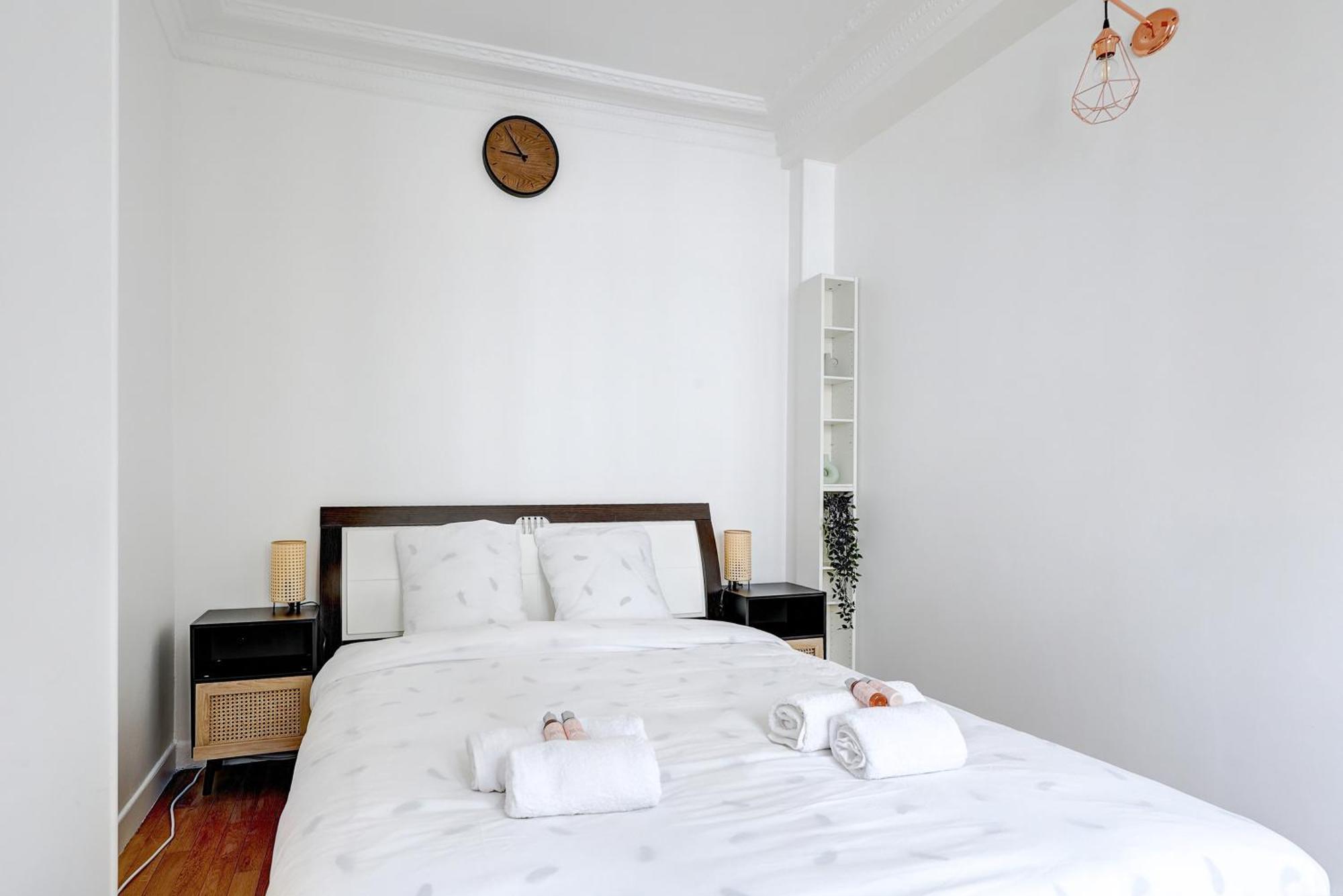 Apartment Elegance Haussmannienne Au Coeur Du Marais Paris