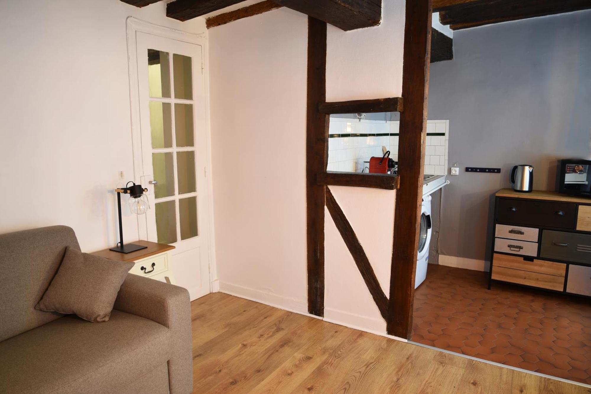 Elegant Retreat By Le Marais Paris