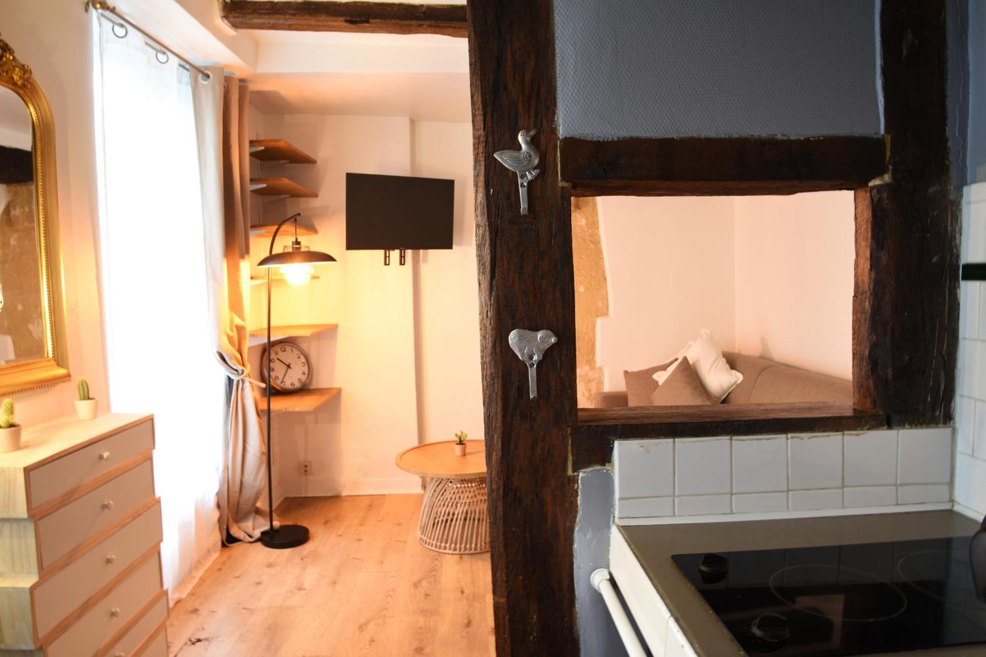 Elegant Retreat By Le Marais