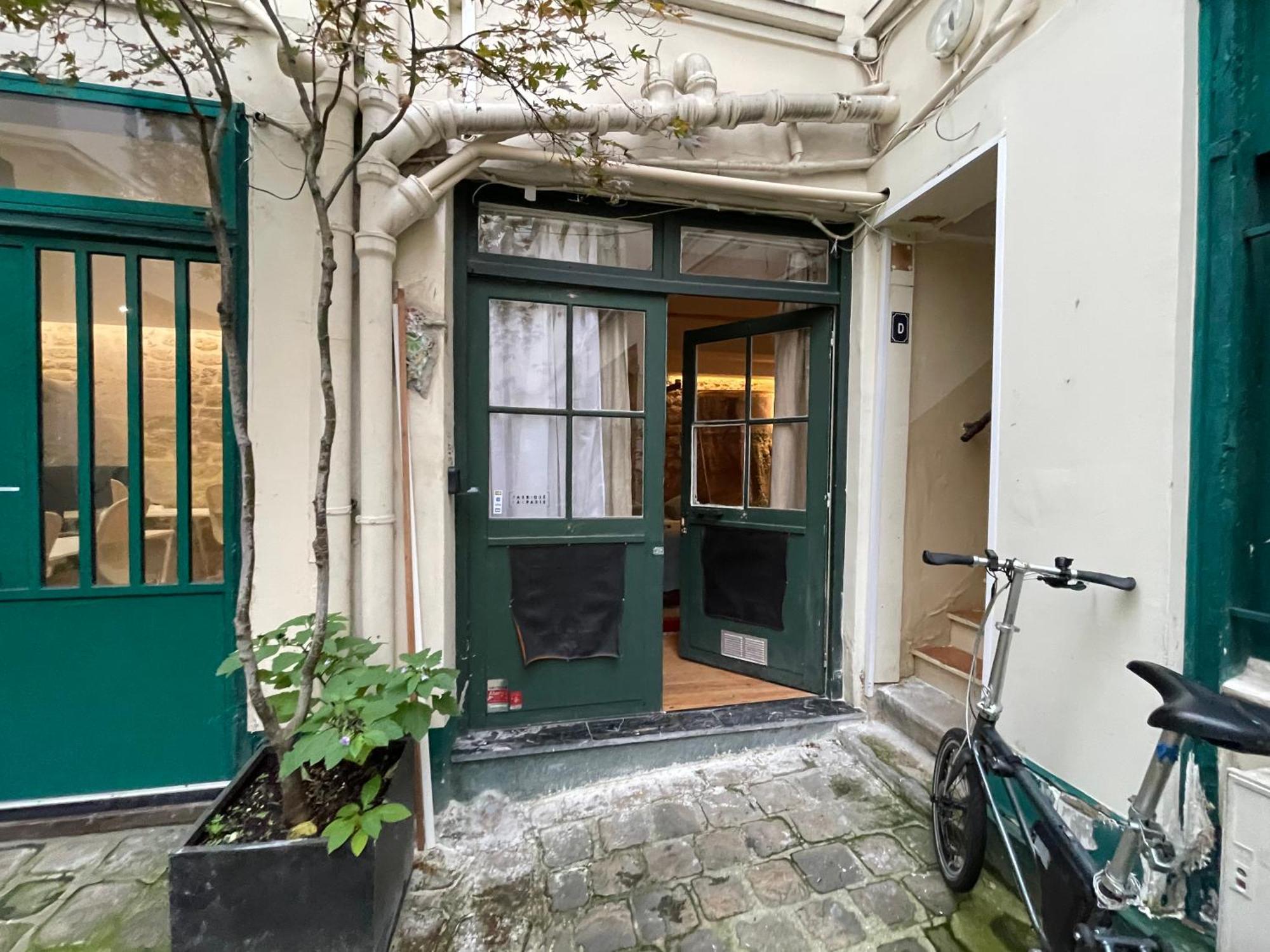 Eleusis-paris