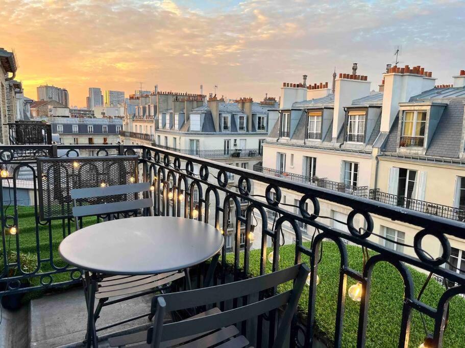De Charme, Terrasse Et Vue Tour Eiffel Apartment *
