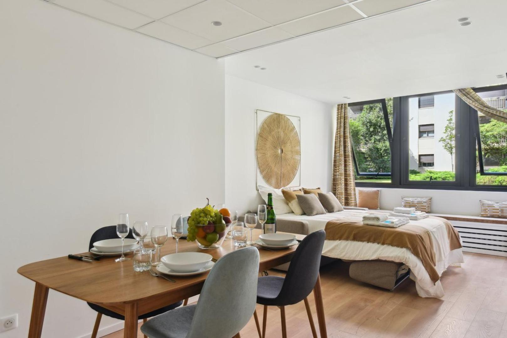 314 Monnier - Superb In * Paris