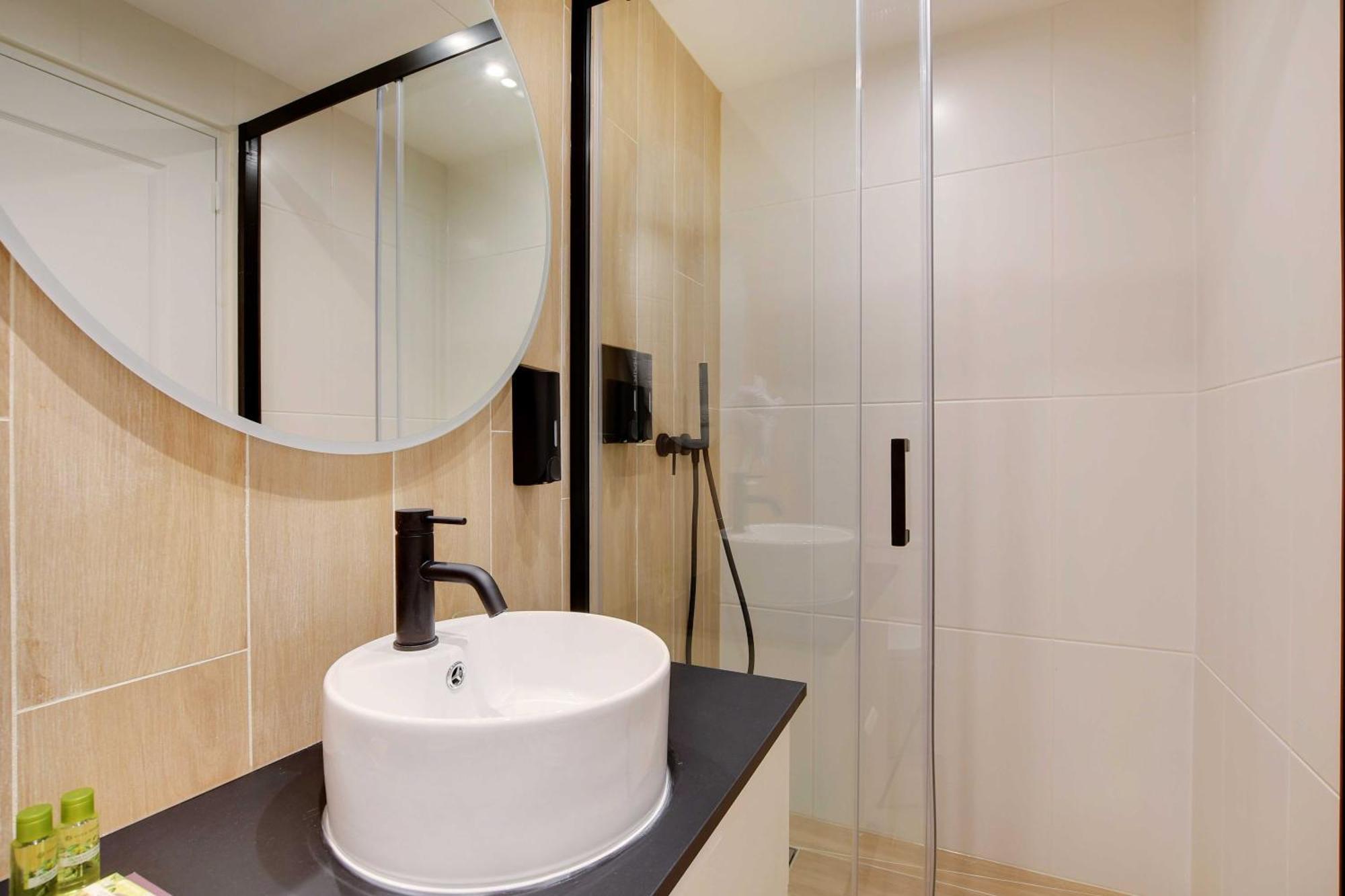 Newly Renovated Republique Apartment Paris