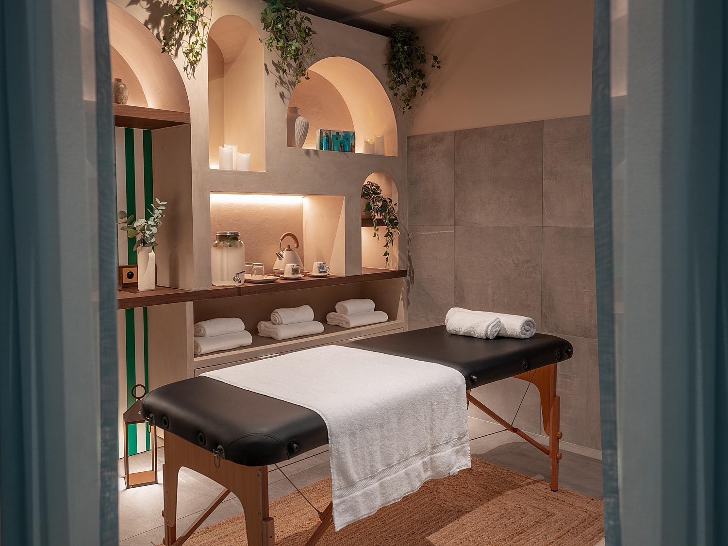 Bob By Elegancia Hotel 4*