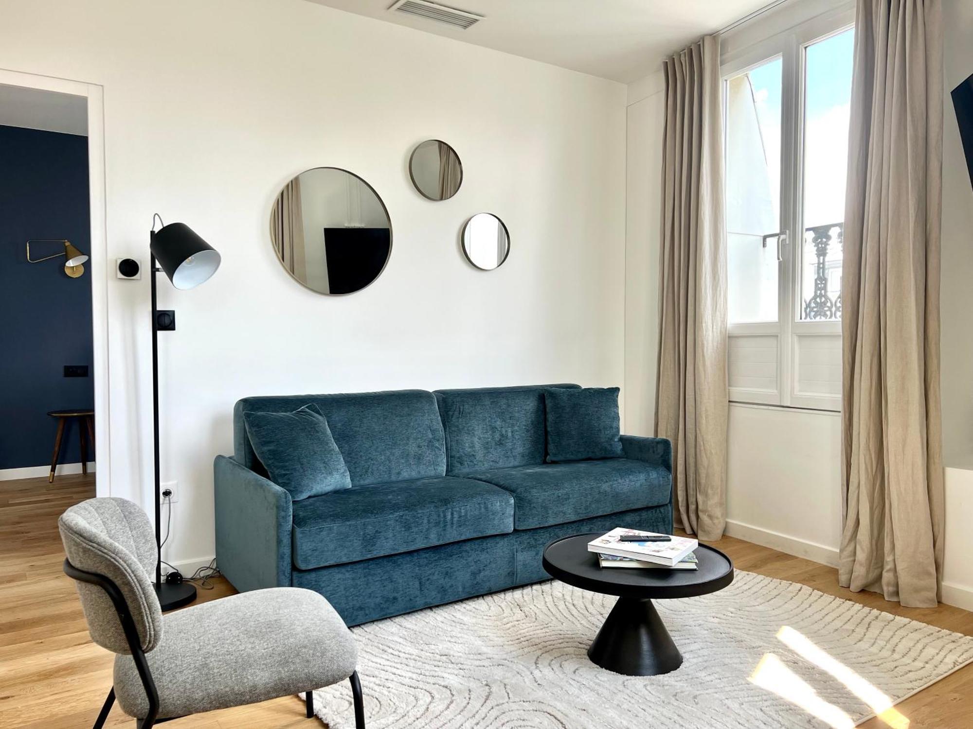 Pick A Flat's In Grands-boulevards - Boulevard Saint-denis Paris