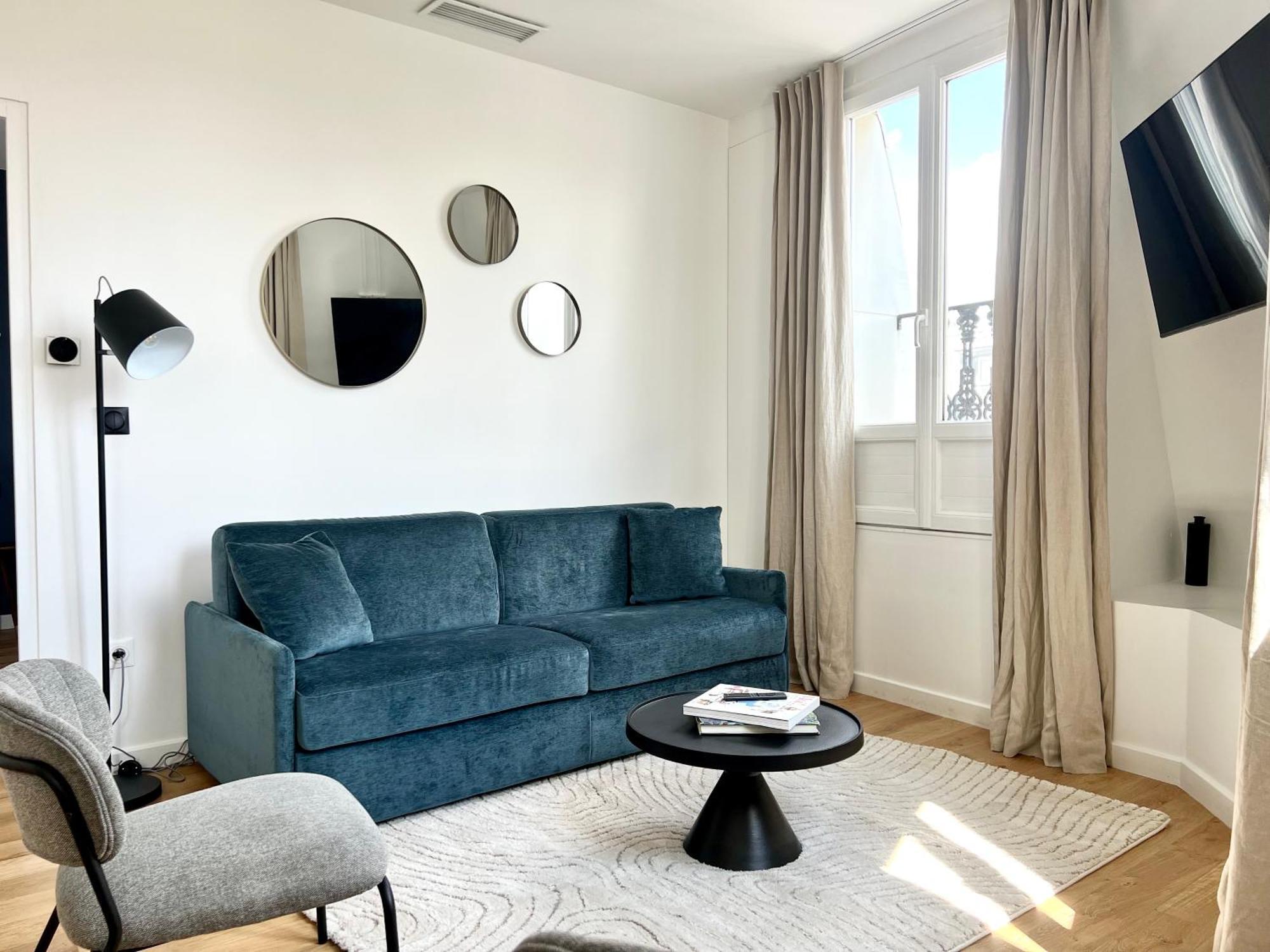 Pick A Flat's In Grands-boulevards - Boulevard Saint-denis * Paris