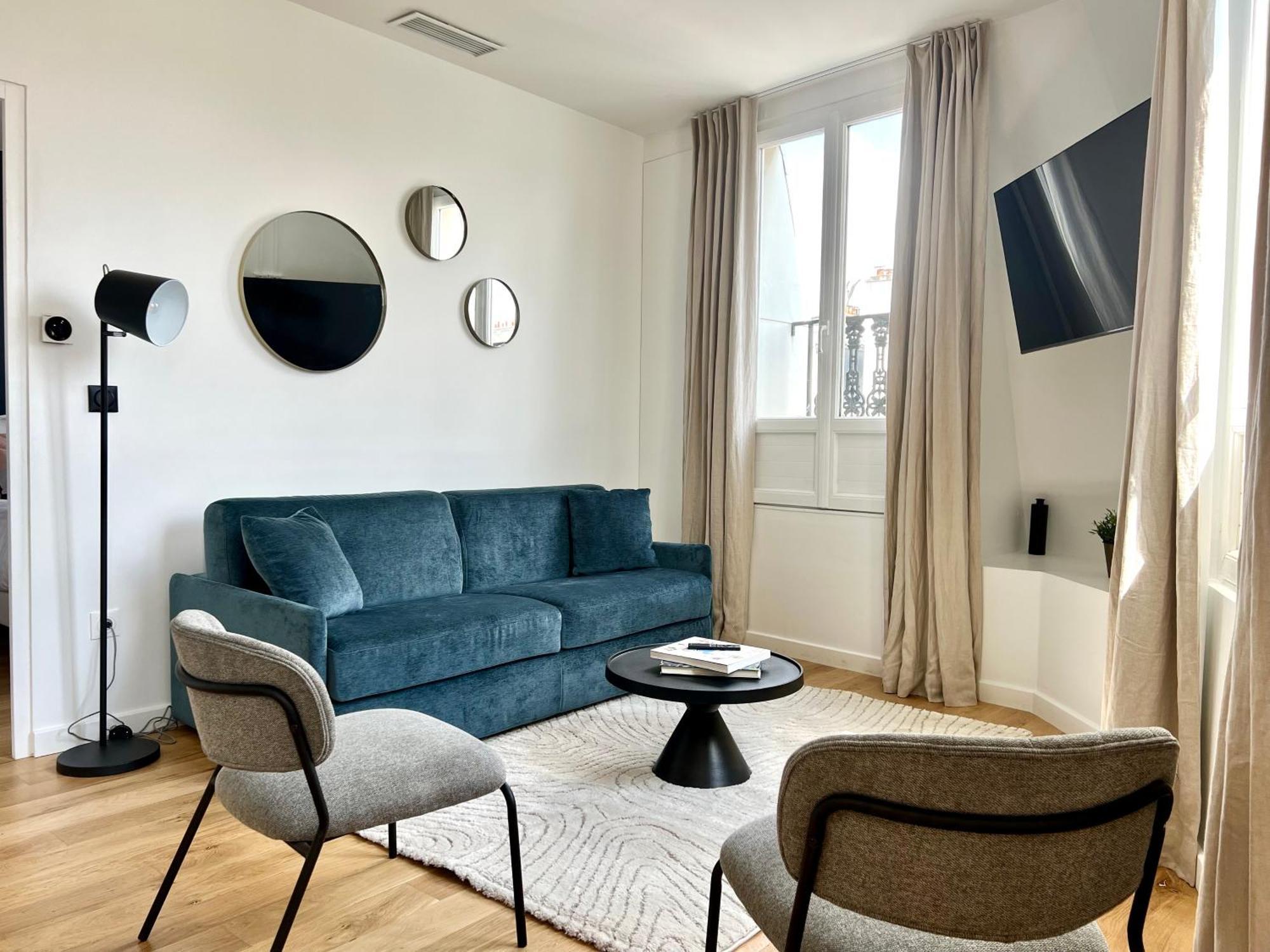 Apartment Pick A Flat's In Grands-boulevards - Boulevard Saint-denis *