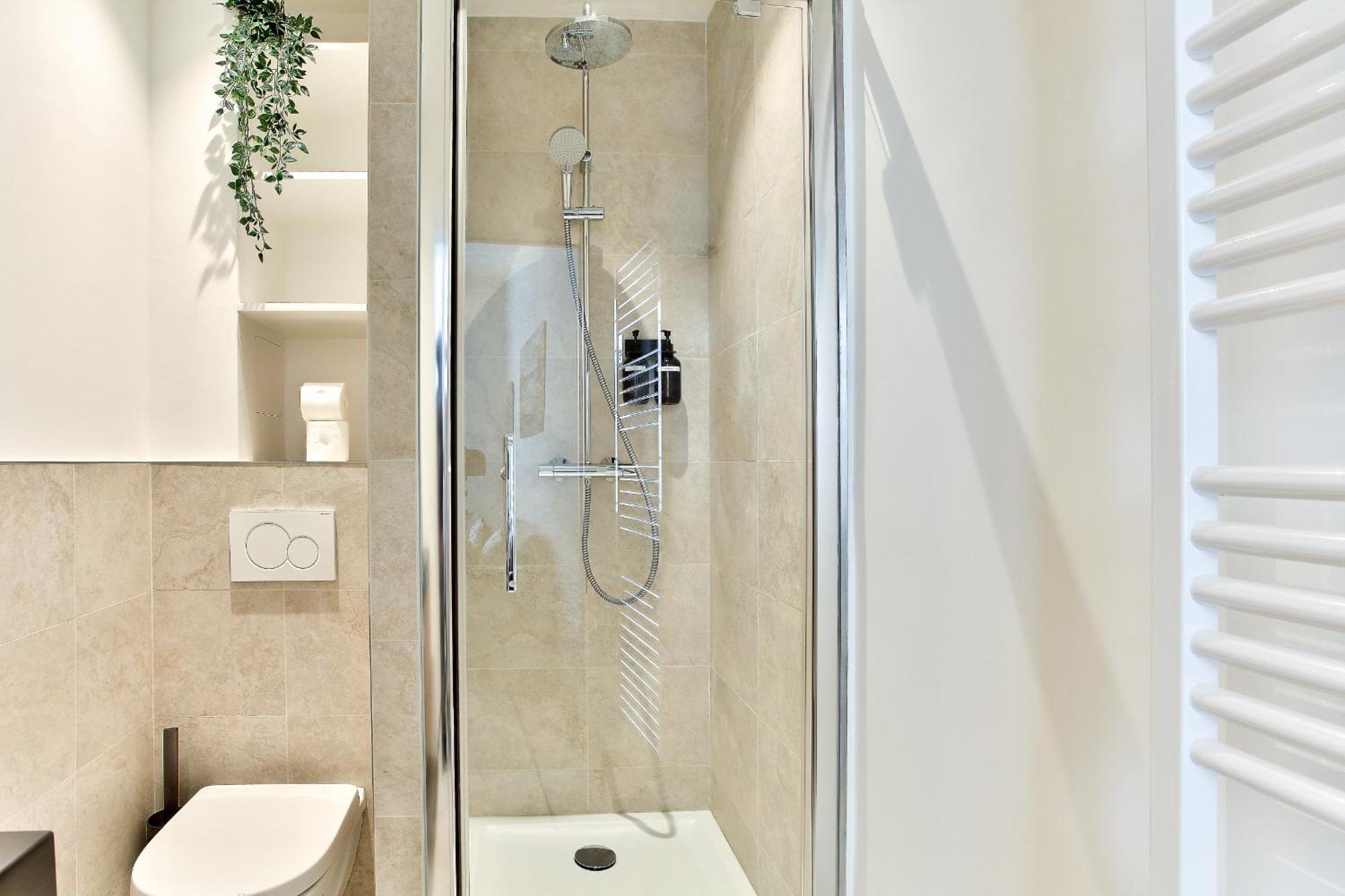 Marais Elegence - Two Bedrooms *