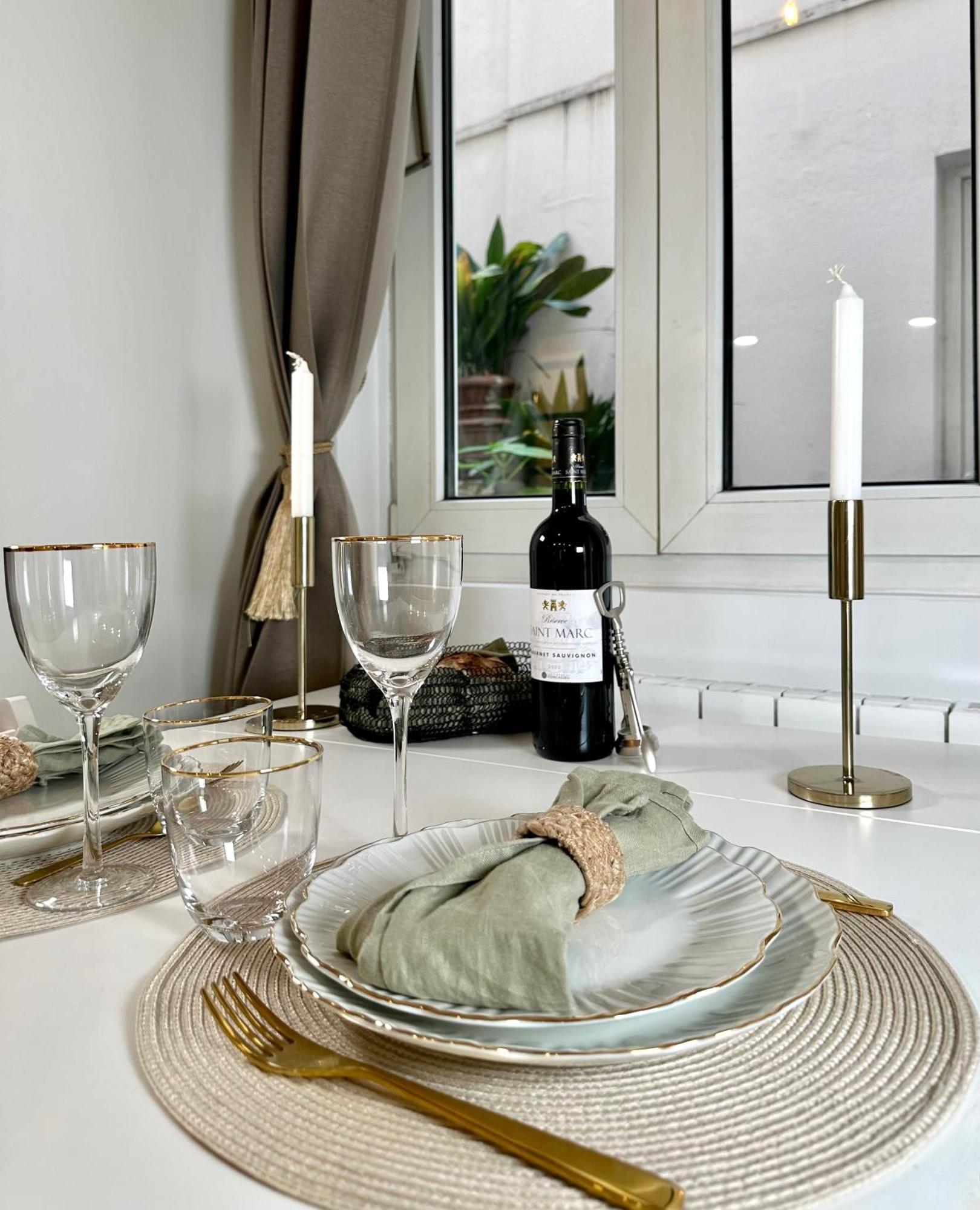 Stylish Steps From Le Marais Apartment