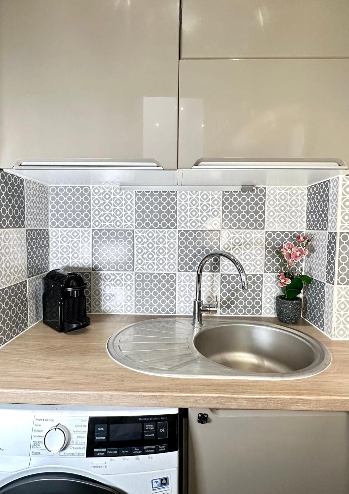 Apartment Stylish Steps From Le Marais Paris
