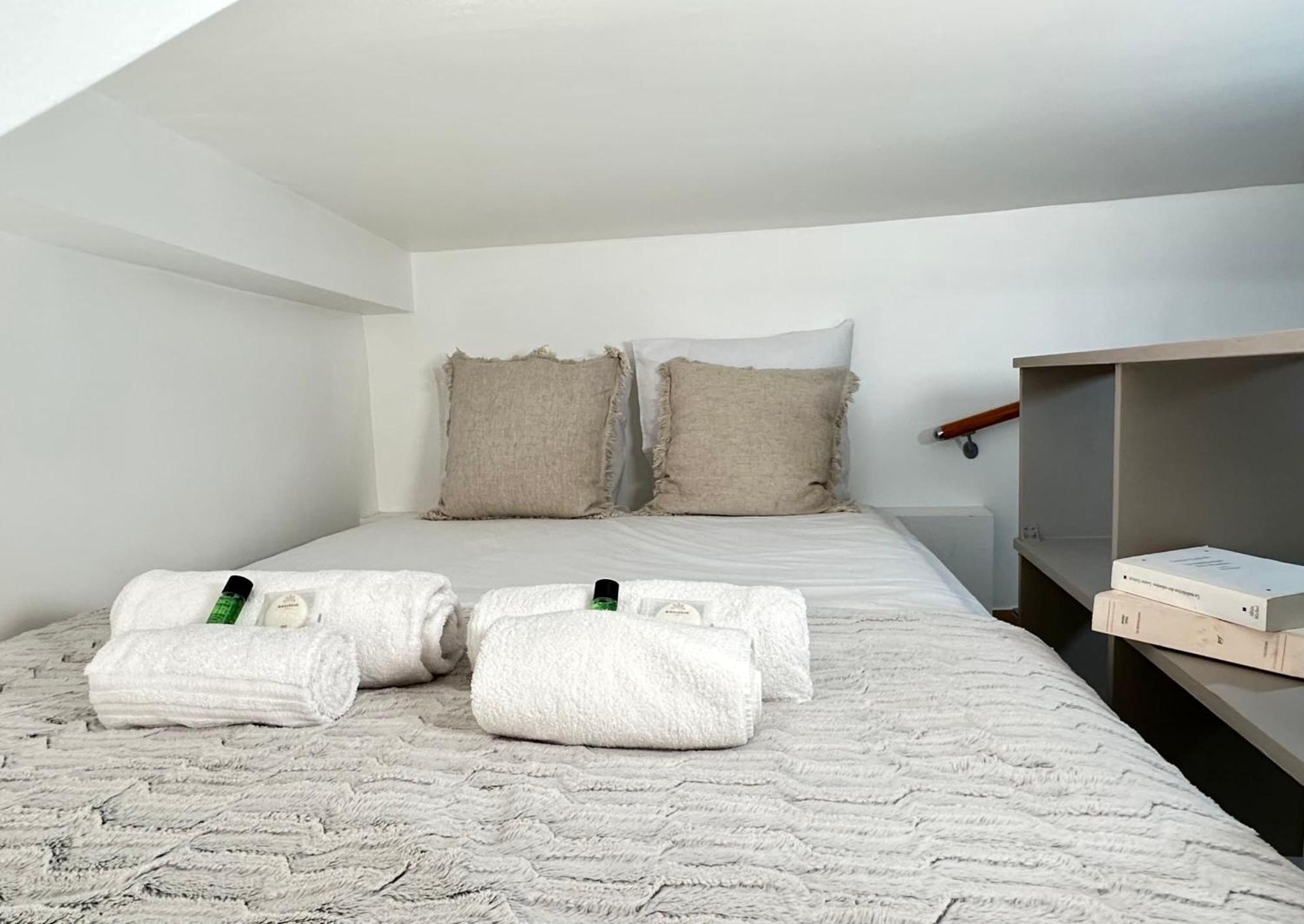 Stylish Steps From Le Marais Apartment Paris