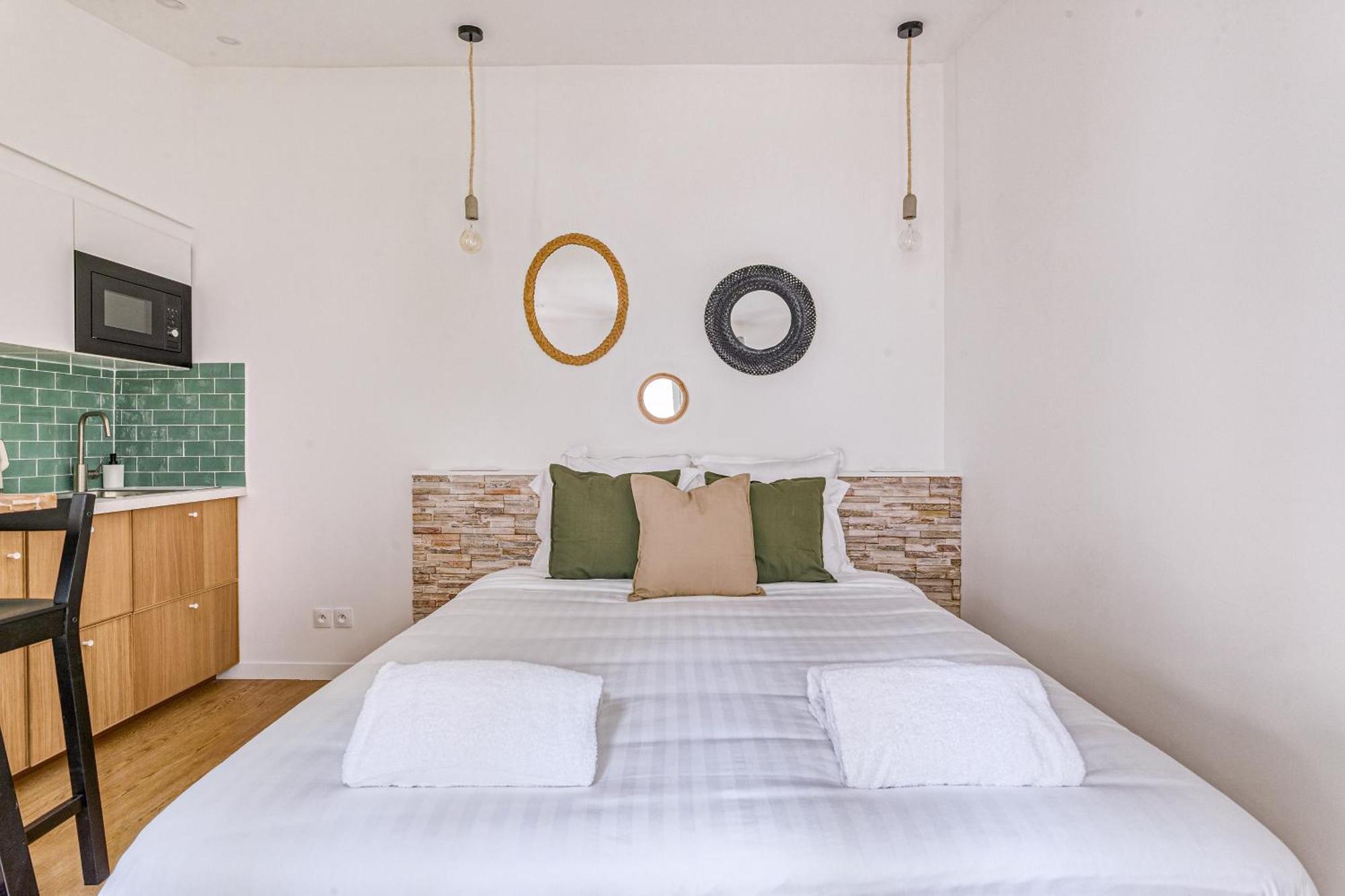 Charming Little House In Th Heart Of Batignolles *