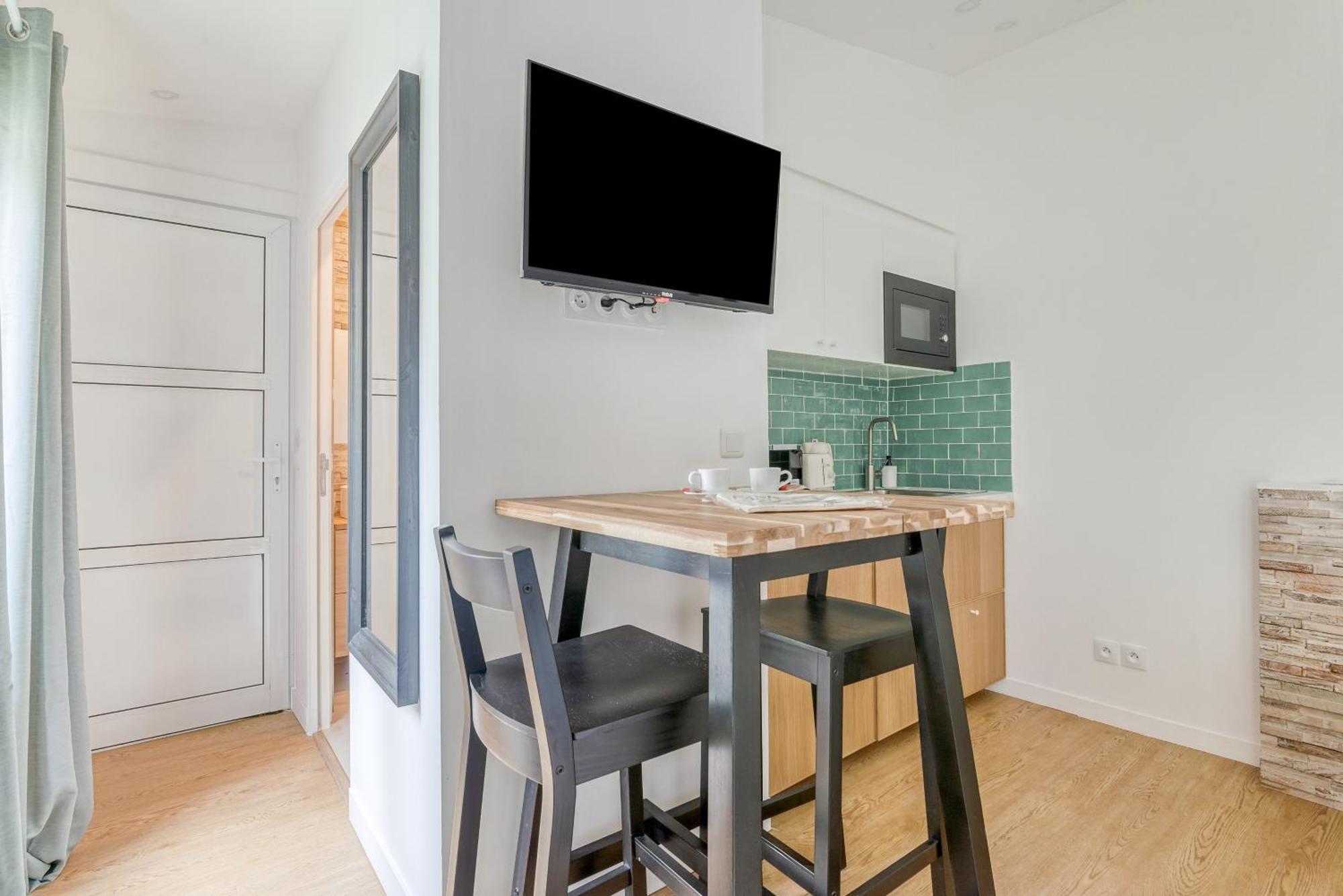Charming Little House In Th Heart Of Batignolles