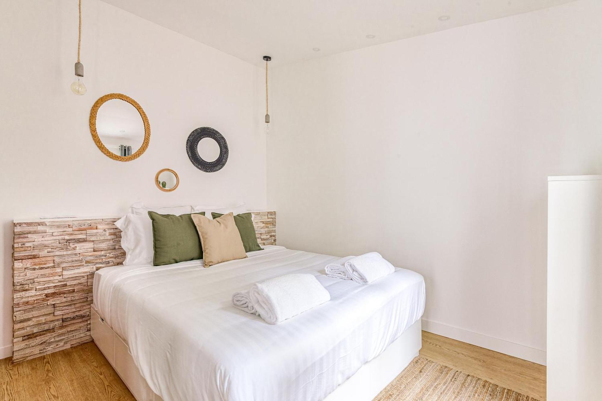 Charming Little House In Th Heart Of Batignolles Apartment