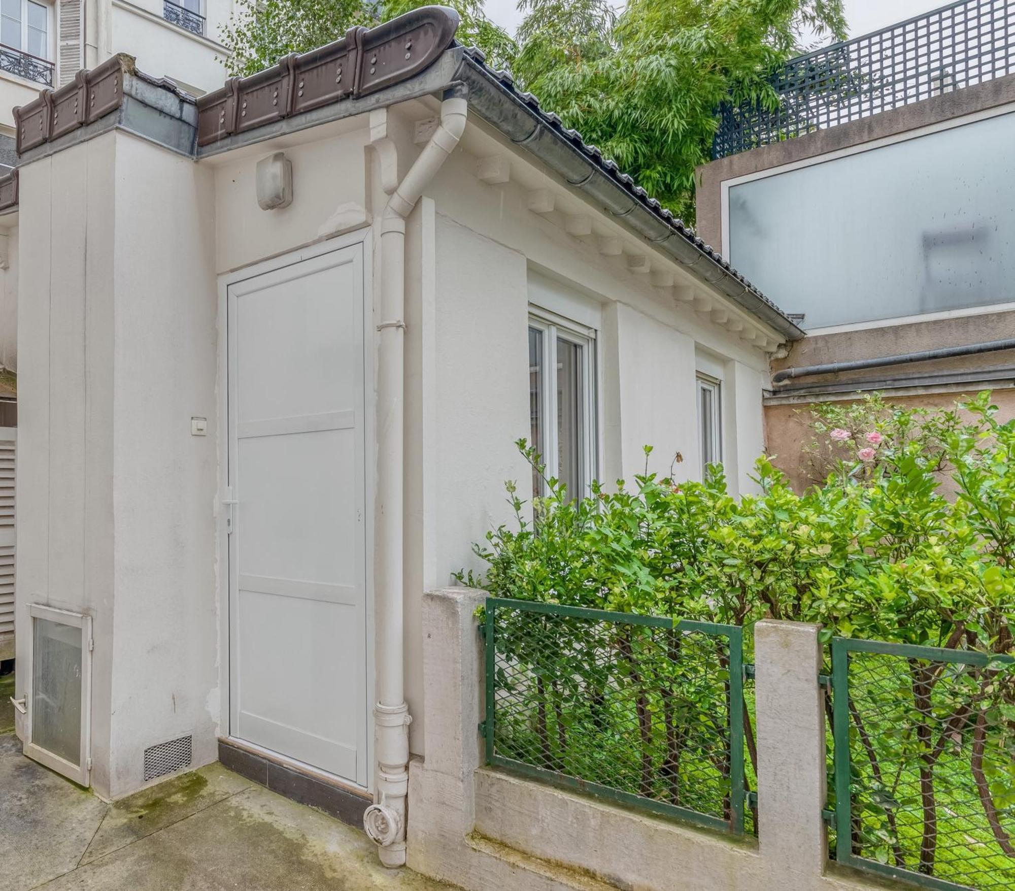 Charming Little House In Th Heart Of Batignolles Apartment Paris