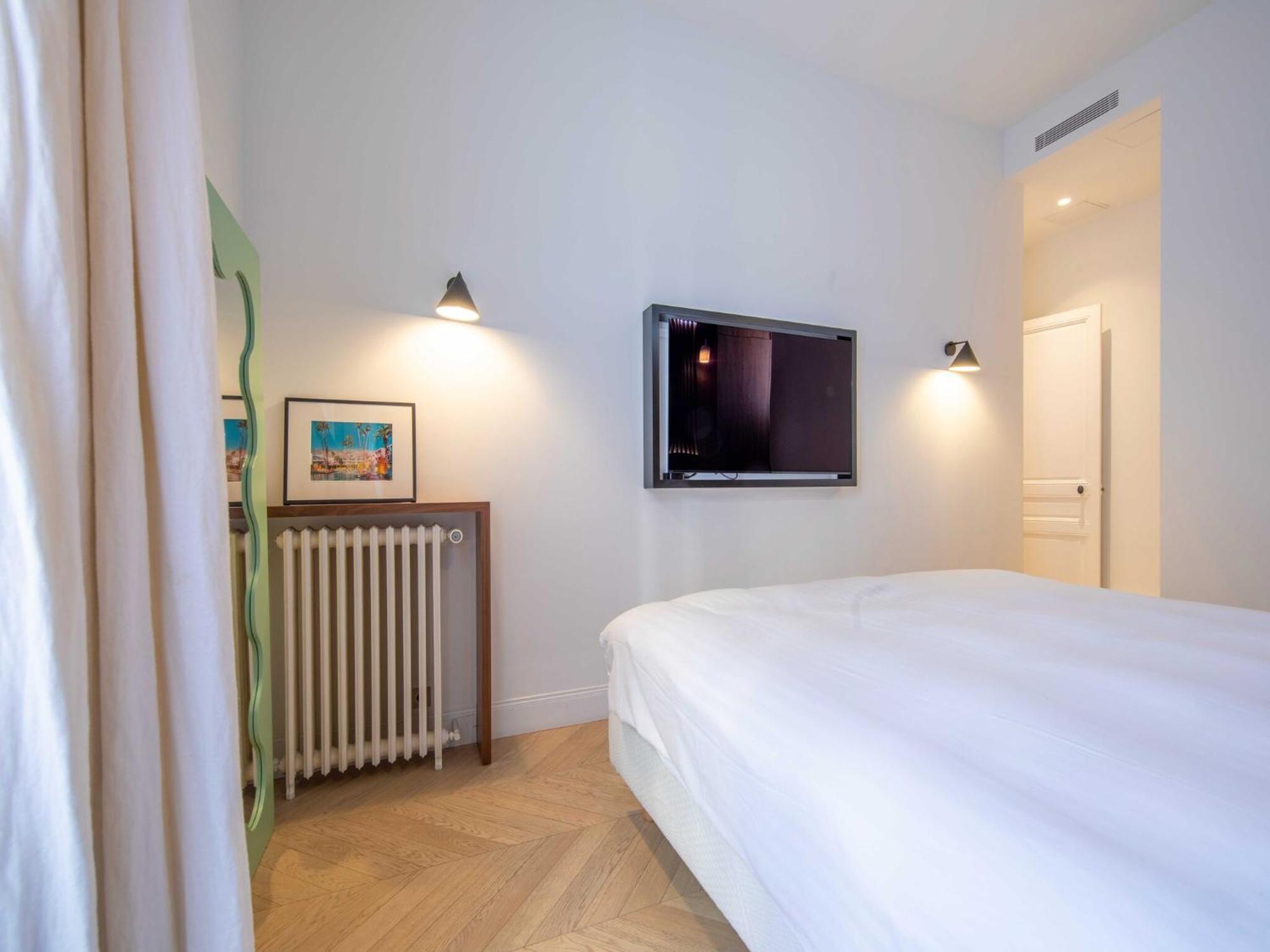 Exceptional 3bd - Trocadero Victor Hugo *