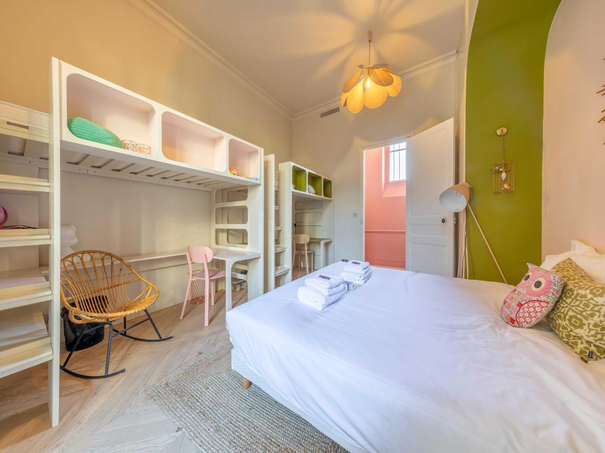 Exceptional 3bd - Trocadero Victor Hugo *
