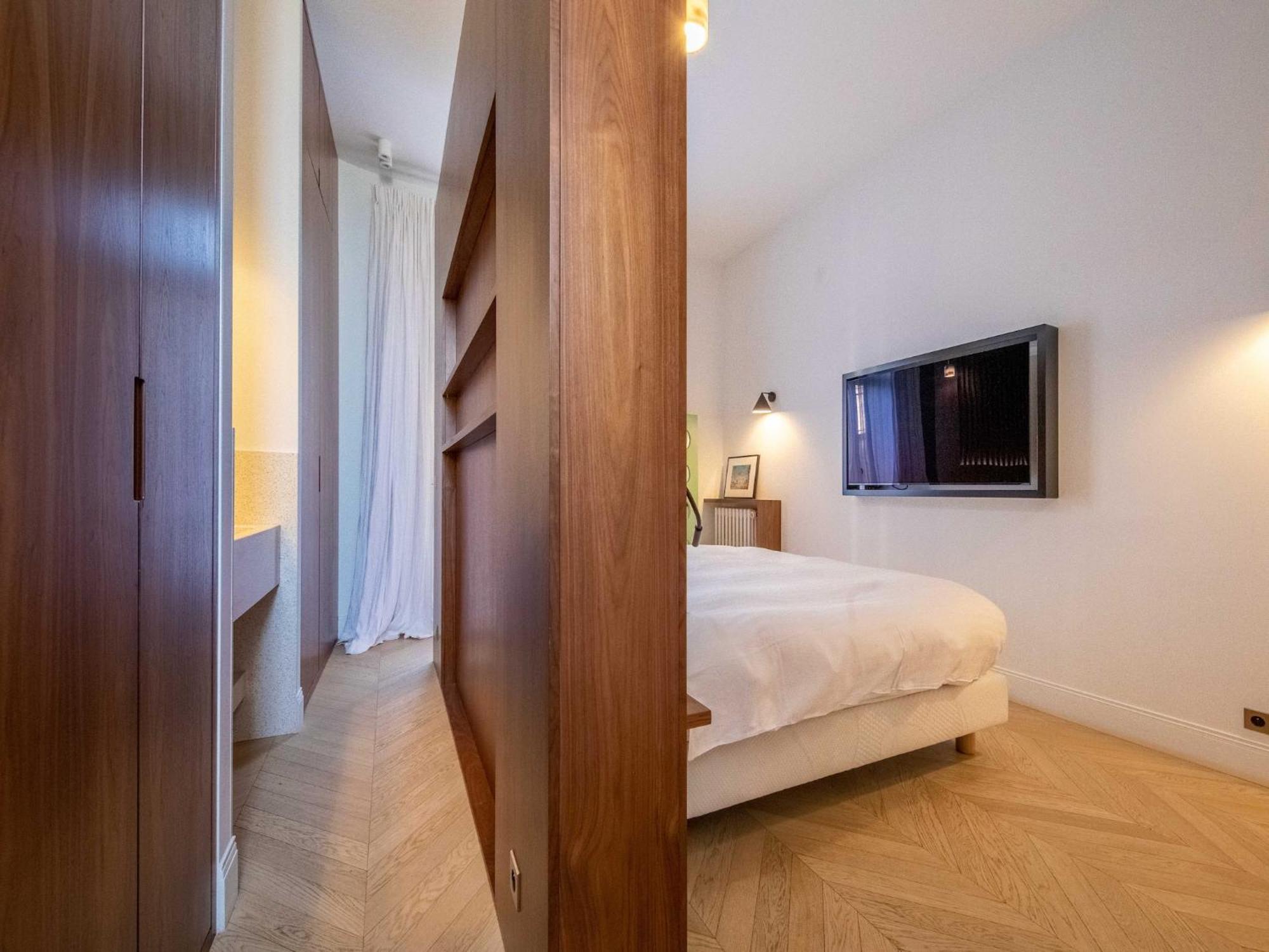 Exceptional 3bd - Trocadero Victor Hugo * Paris