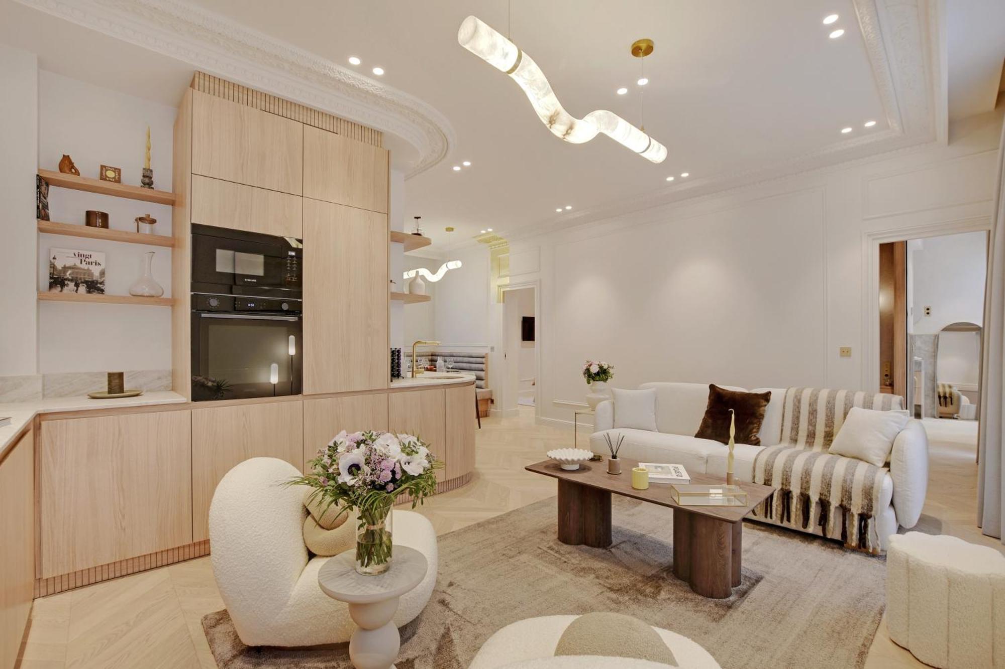 Maison Galante's With Services In Louvre - Rue Des Dechargeurs *