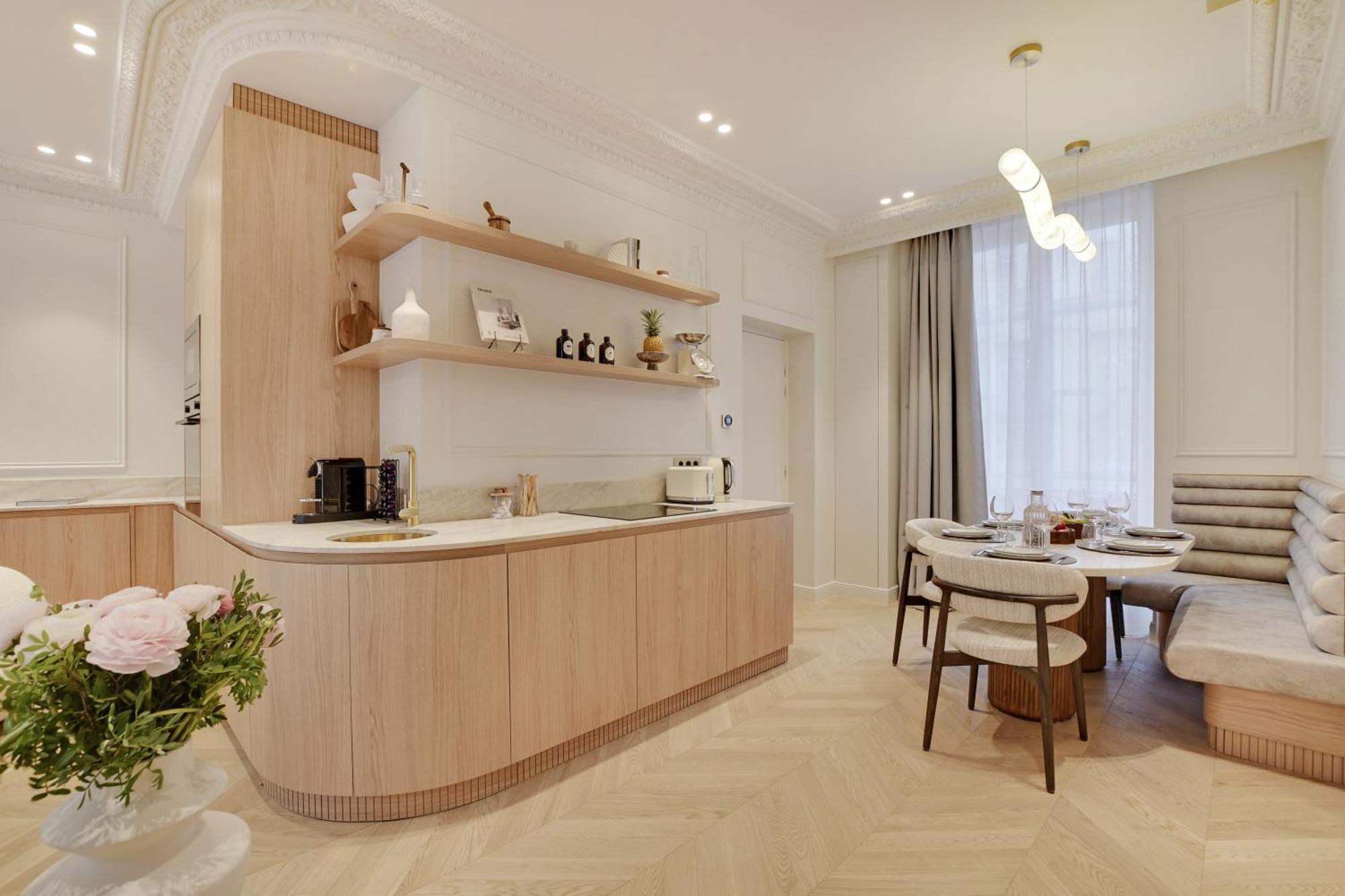 Maison Galante's With Services In Louvre - Rue Des Dechargeurs Paris