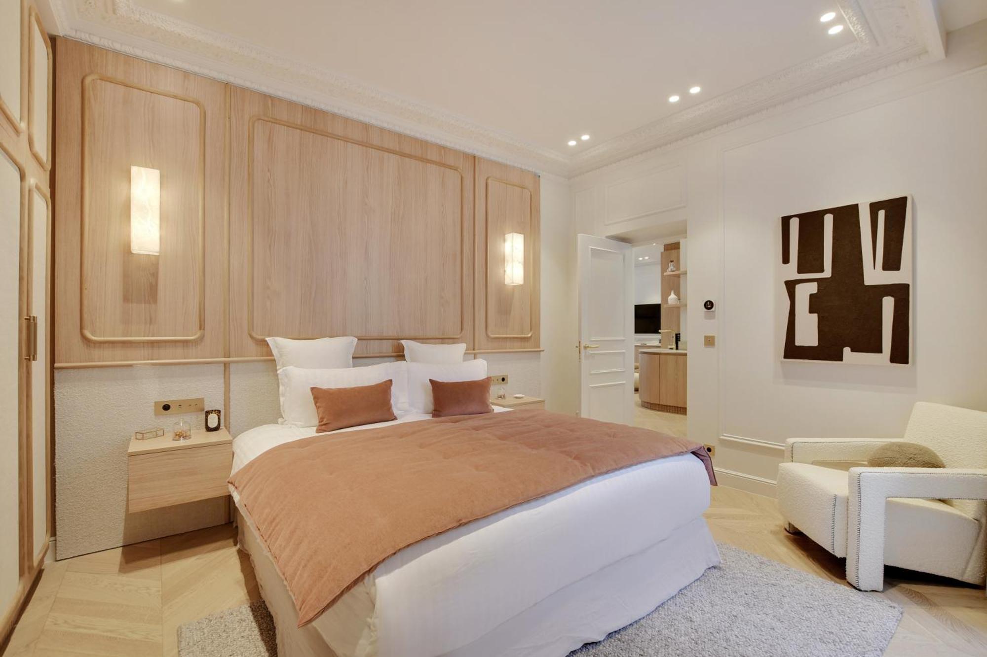 Maison Galante's With Services In Louvre - Rue Des Dechargeurs * Paris