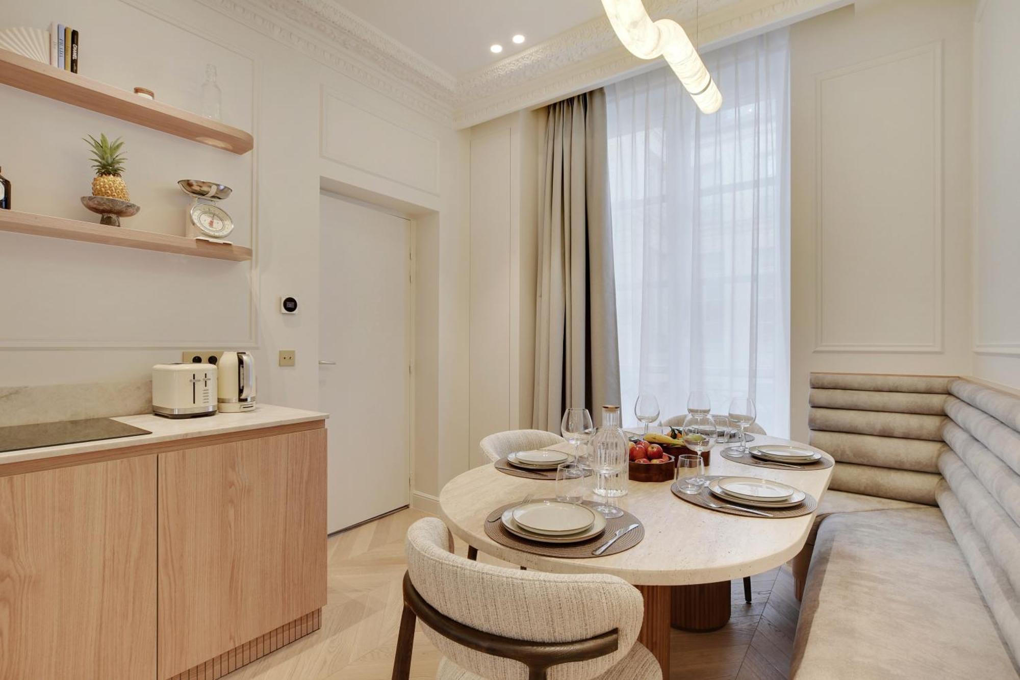 Maison Galante's With Services In Louvre - Rue Des Dechargeurs *