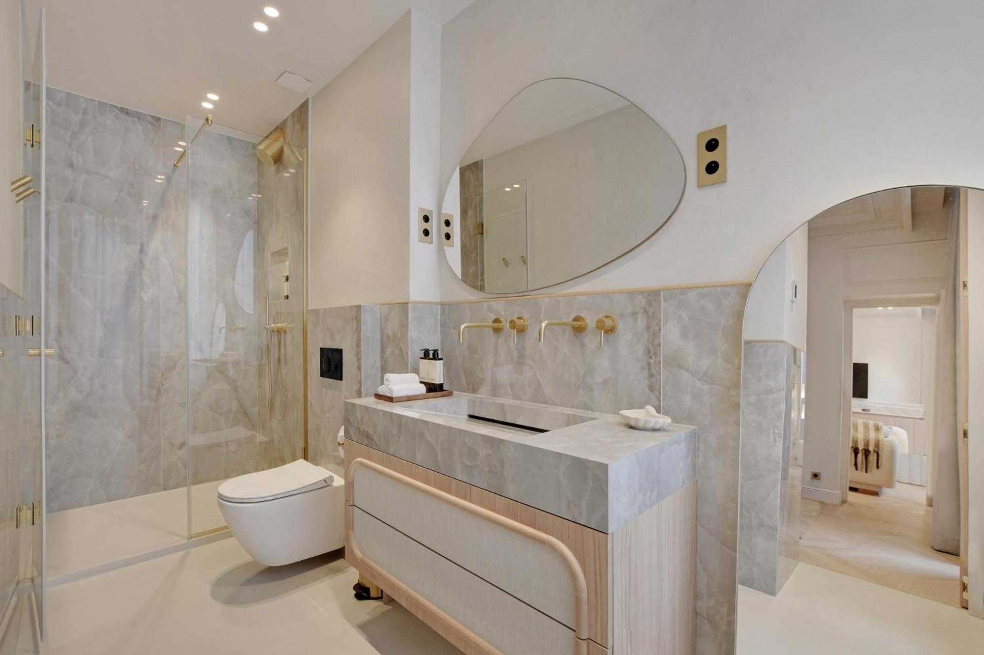 Maison Galante's With Services In Louvre - Rue Des Dechargeurs *