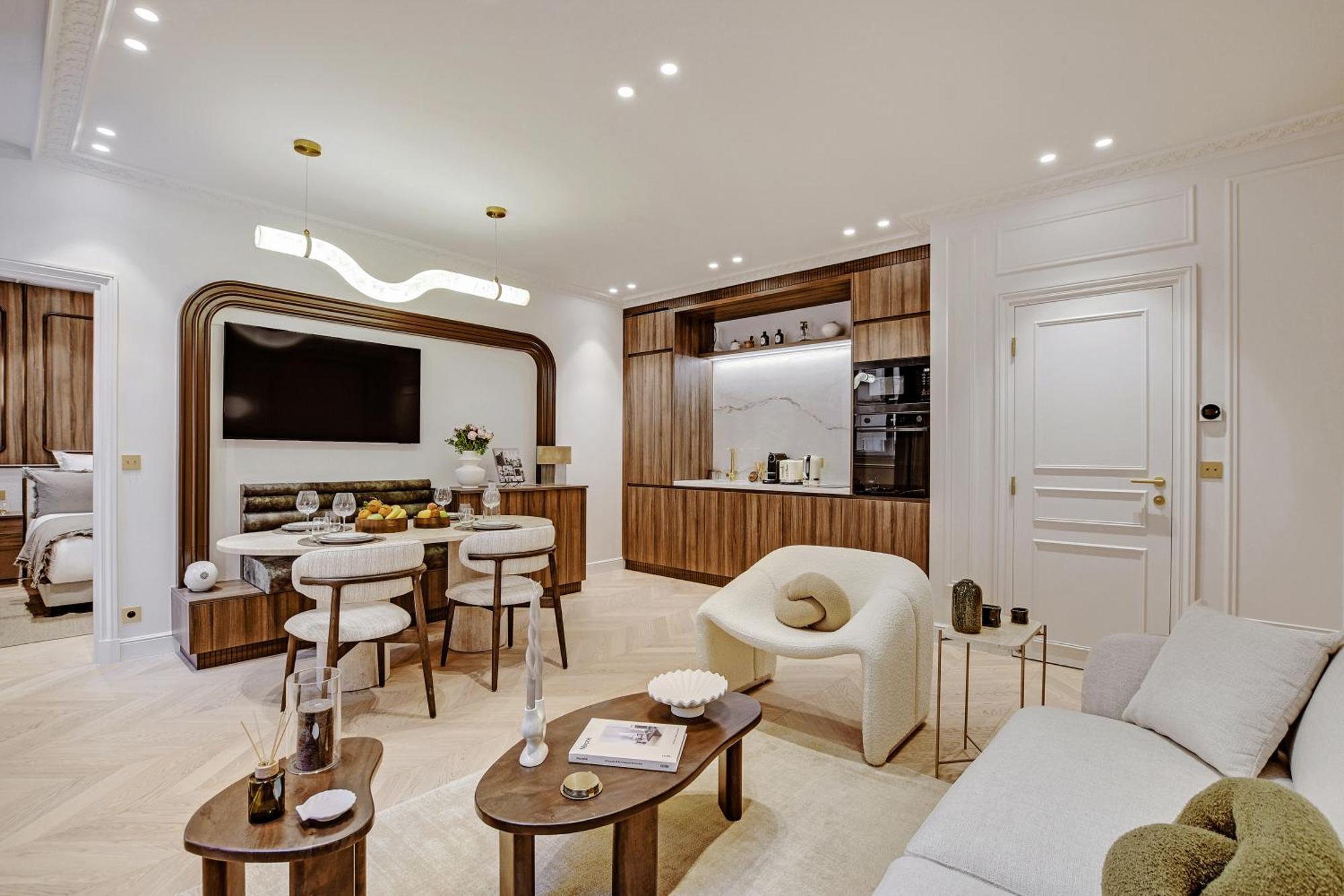 Maison Galante's With Services In Louvre - Rue Des Dechargeurs