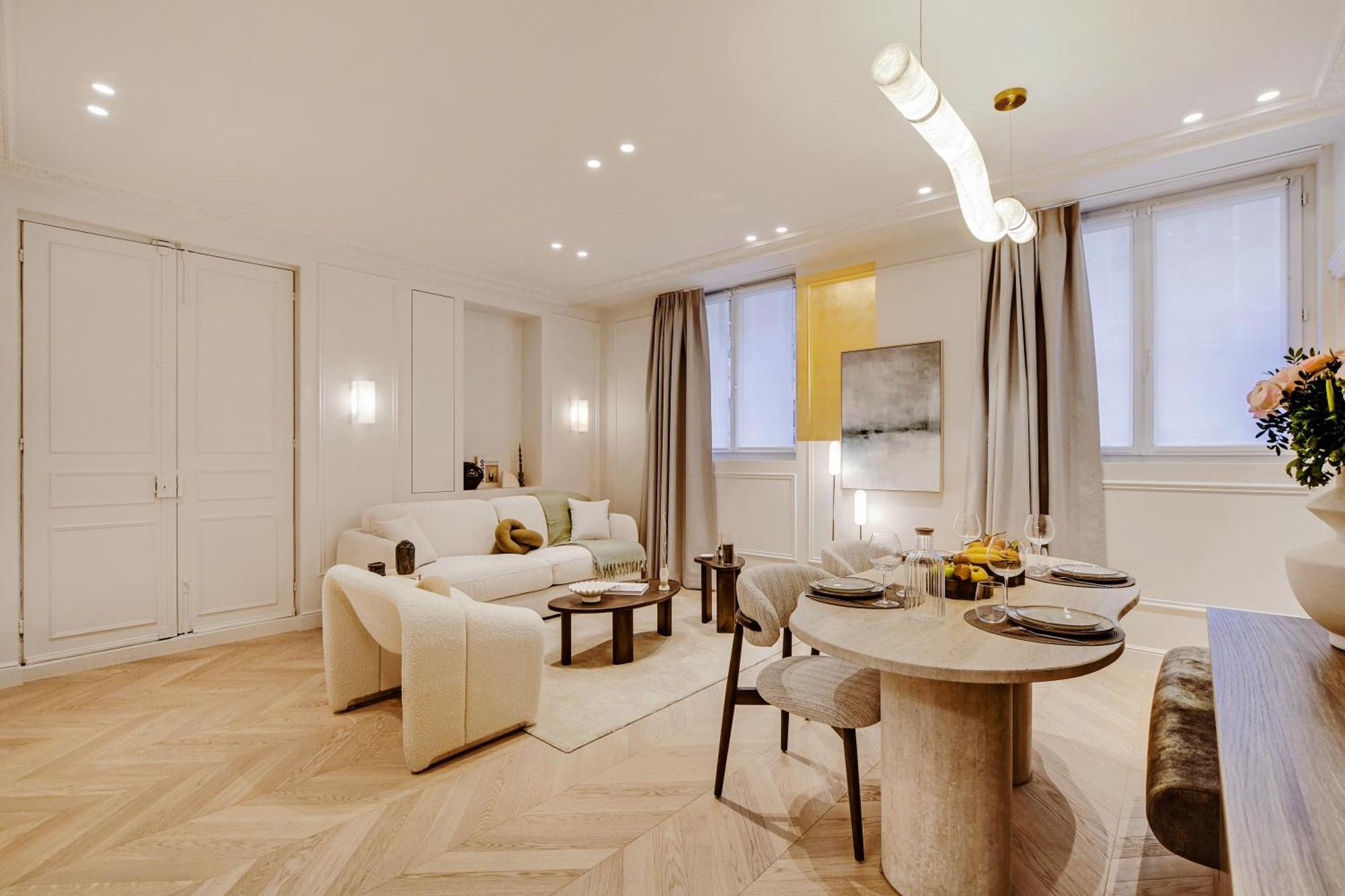 Maison Galante's With Services In Louvre - Rue Des Dechargeurs * Paris