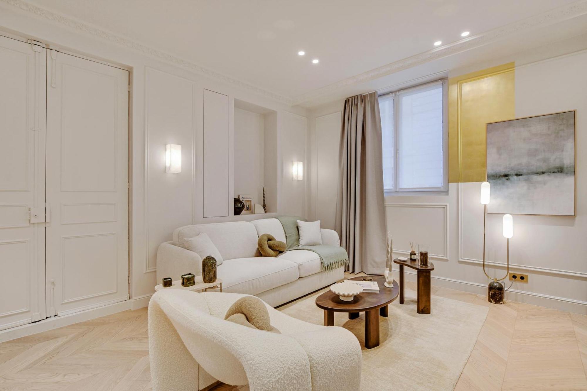 Maison Galante's With Services In Louvre - Rue Des Dechargeurs